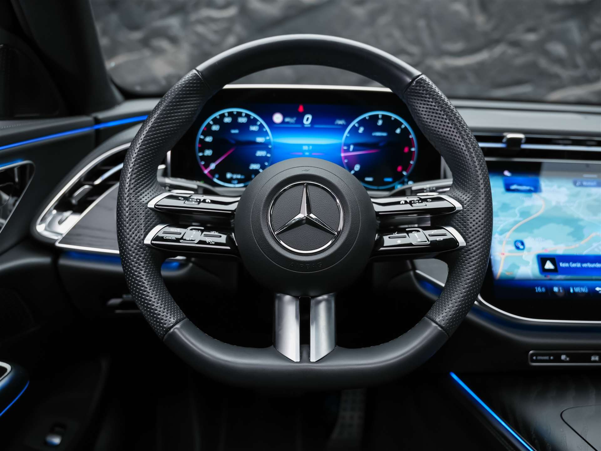 MERCEDES-BENZ E 220 d AMG Line 9G-Tronic *Werksgarantie*21" Felgen*Panorama*Lenkradheizung*-image-26
