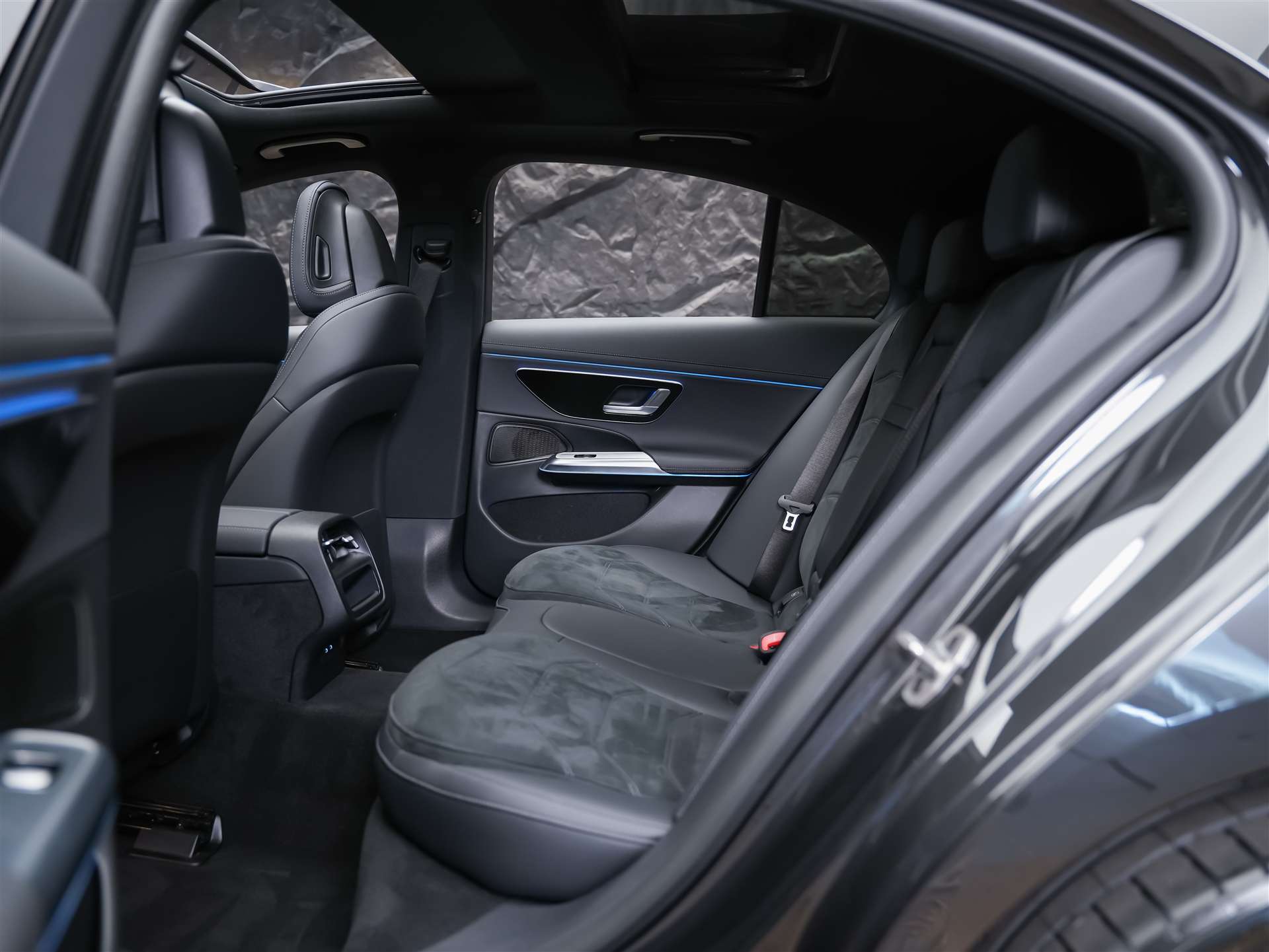 MERCEDES-BENZ E 220 d AMG Line 9G-Tronic *Werksgarantie*21" Felgen*Panorama*Lenkradheizung*-image-14