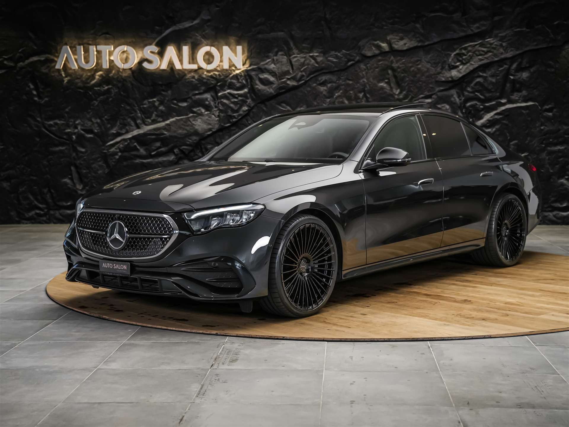 MERCEDES-BENZ E 220 d AMG Line 9G-Tronic *Werksgarantie*21" Felgen*Panorama*Lenkradheizung*-image-0