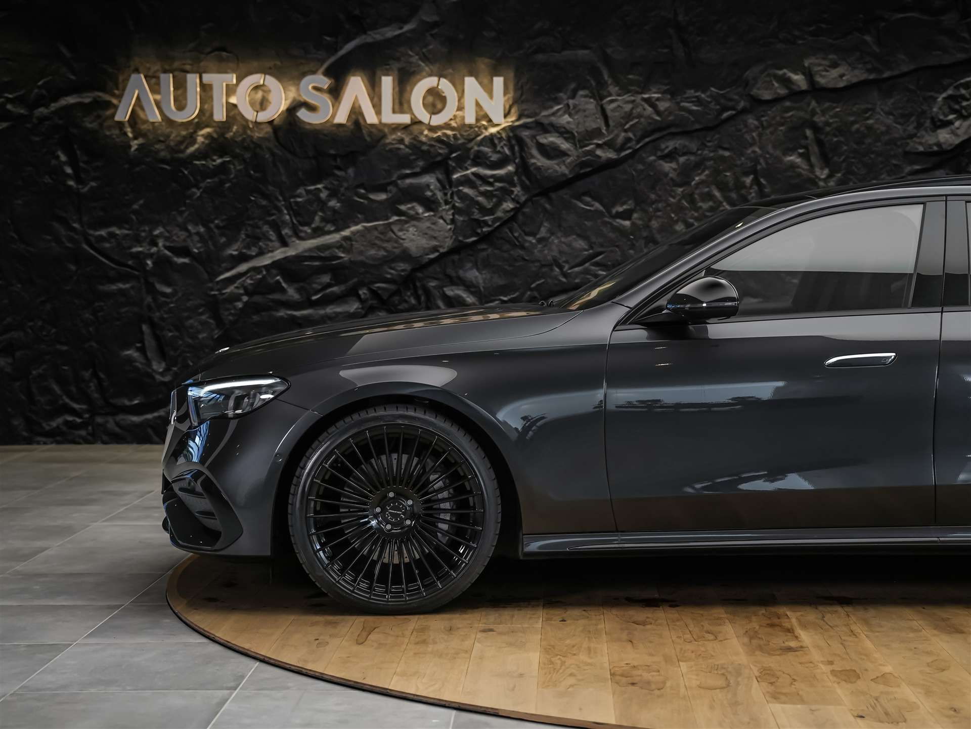 MERCEDES-BENZ E 220 d AMG Line 9G-Tronic *Werksgarantie*21" Felgen*Panorama*Lenkradheizung*-image-17