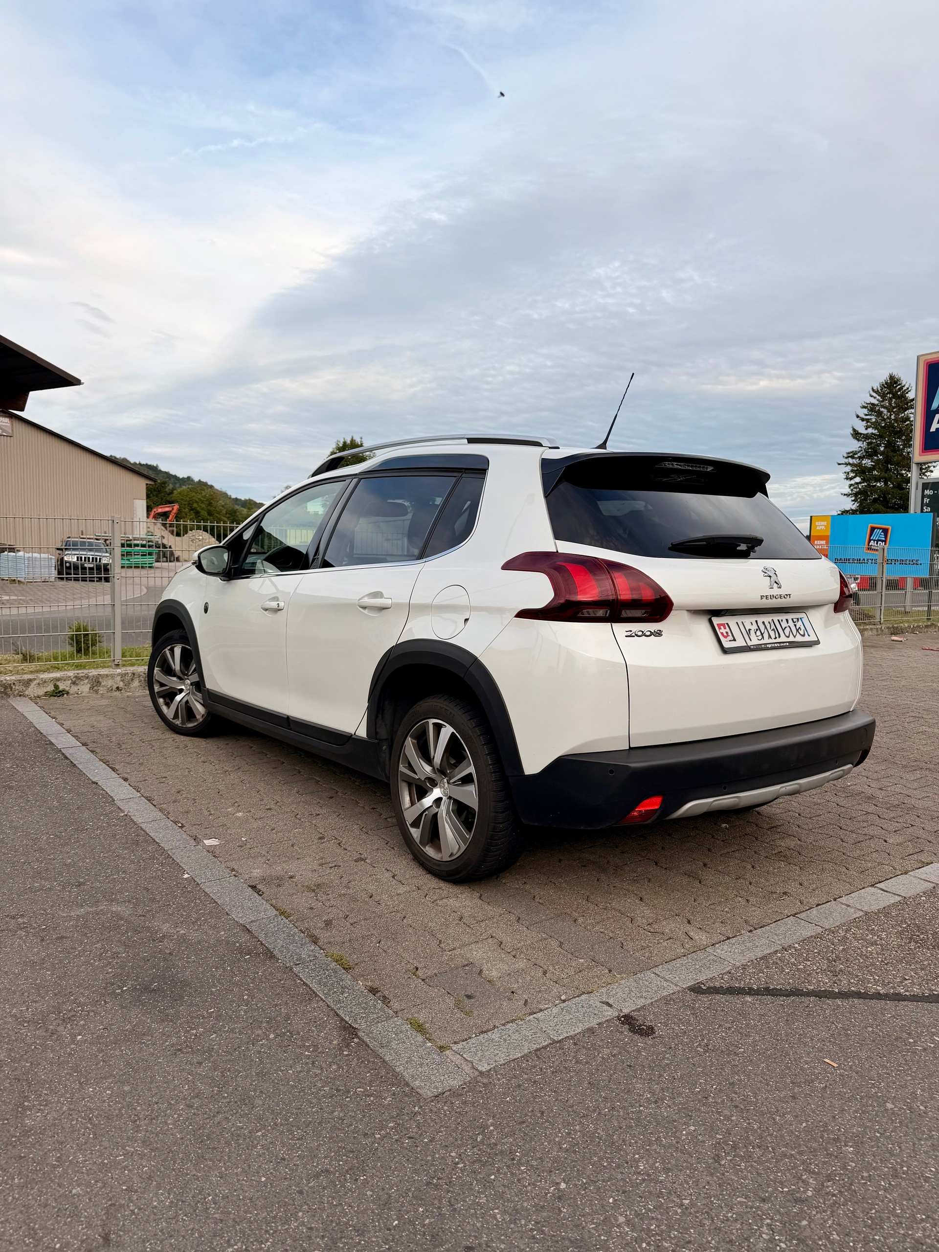 PEUGEOT 1.2 PureTech 130 GT Line S/S-image-1
