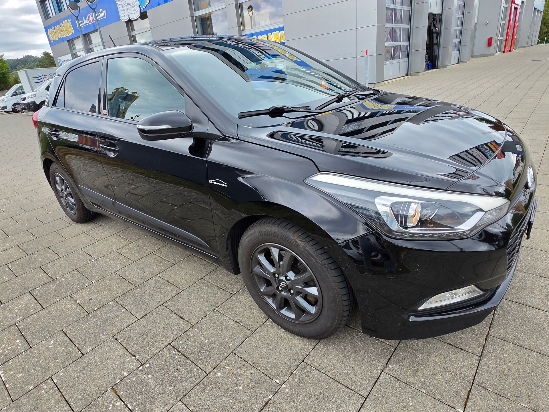 HYUNDAI i20 1.0 T-GDi Amplia-image-2