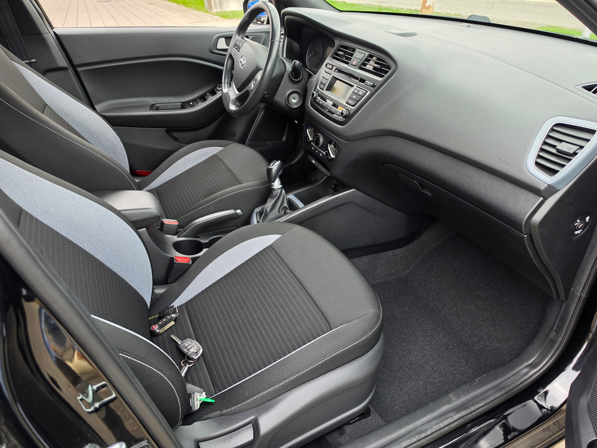 HYUNDAI i20 1.0 T-GDi Amplia-image-10