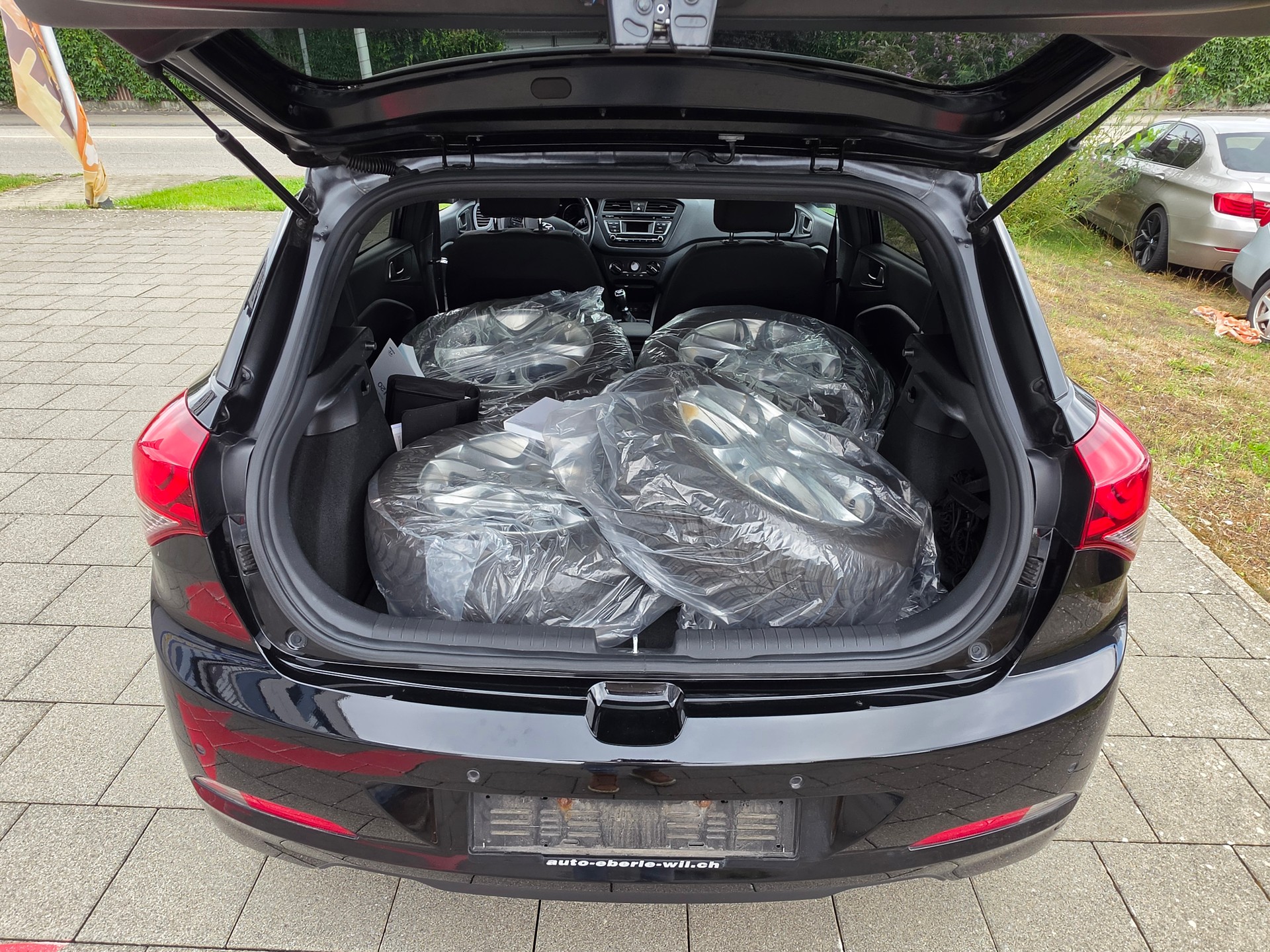 HYUNDAI i20 1.0 T-GDi Amplia-image-7