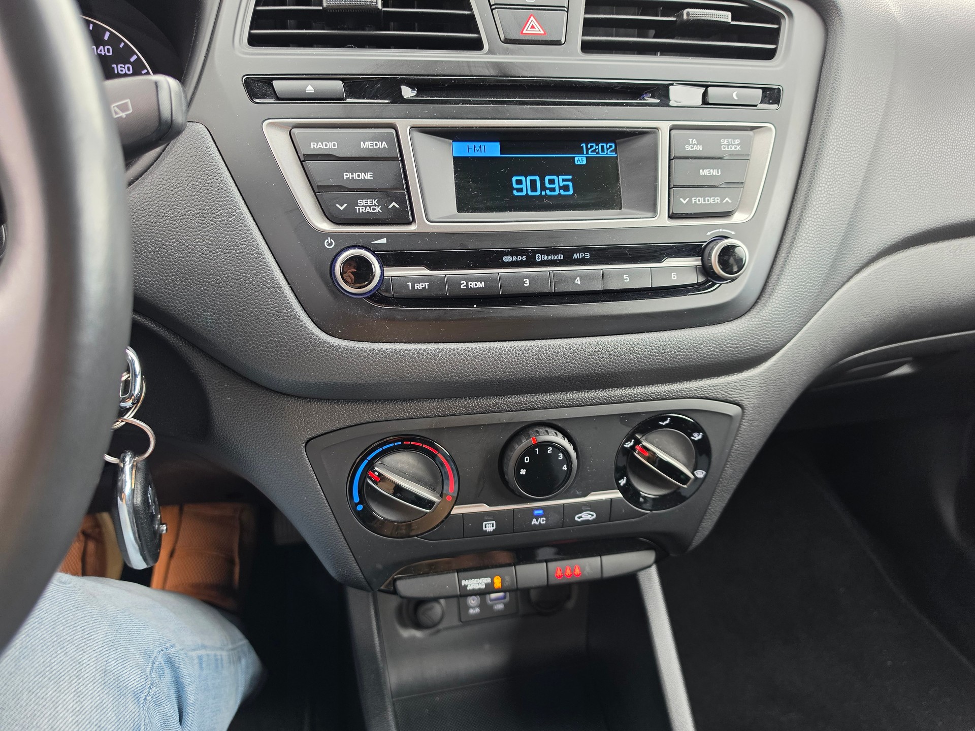 HYUNDAI i20 1.0 T-GDi Amplia-image-14
