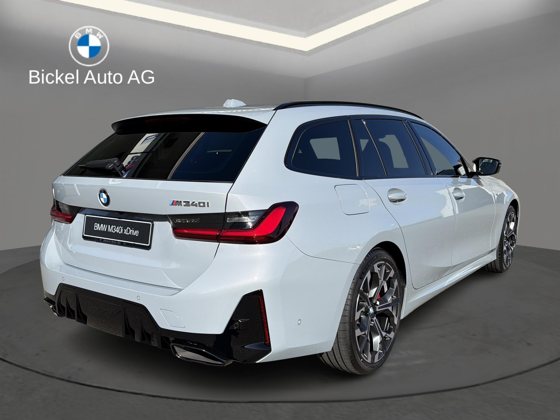 BMW M340i xDr 48V T MSportPro-showroom-element-3