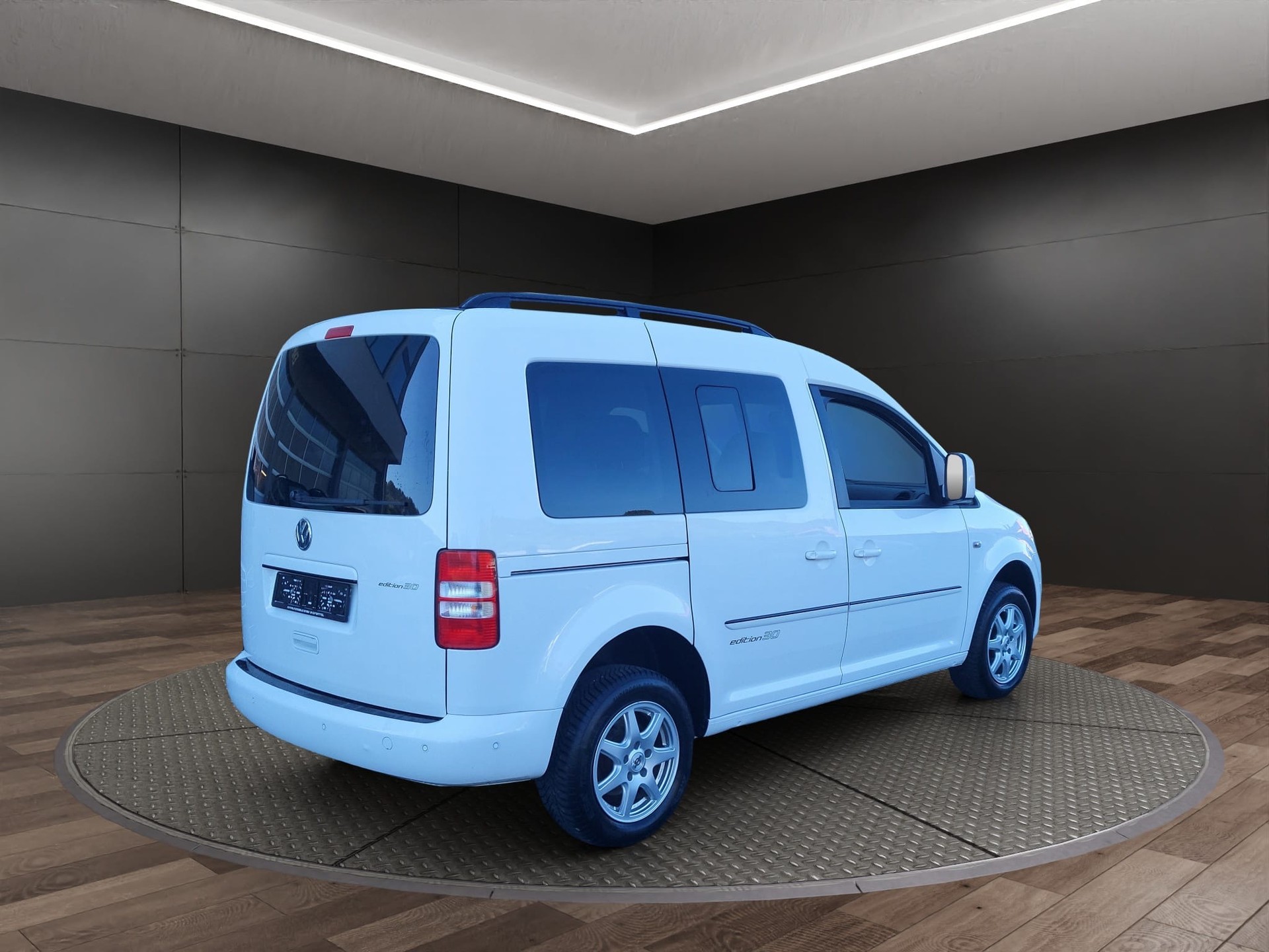 VW Caddy 2.0 TDI 4Motion Trendline Edition 30-showroom-element-3