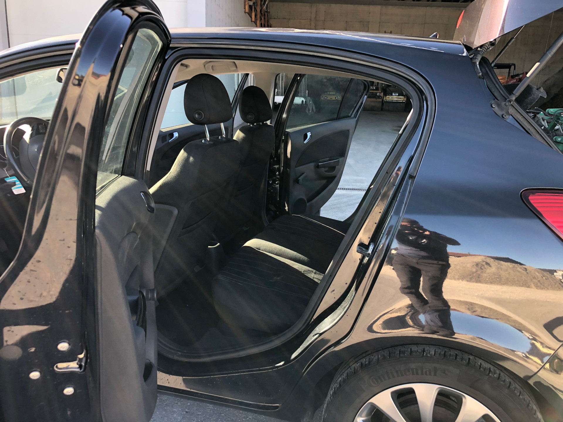 OPEL Corsa 1.4 TP Color Edition-image-9