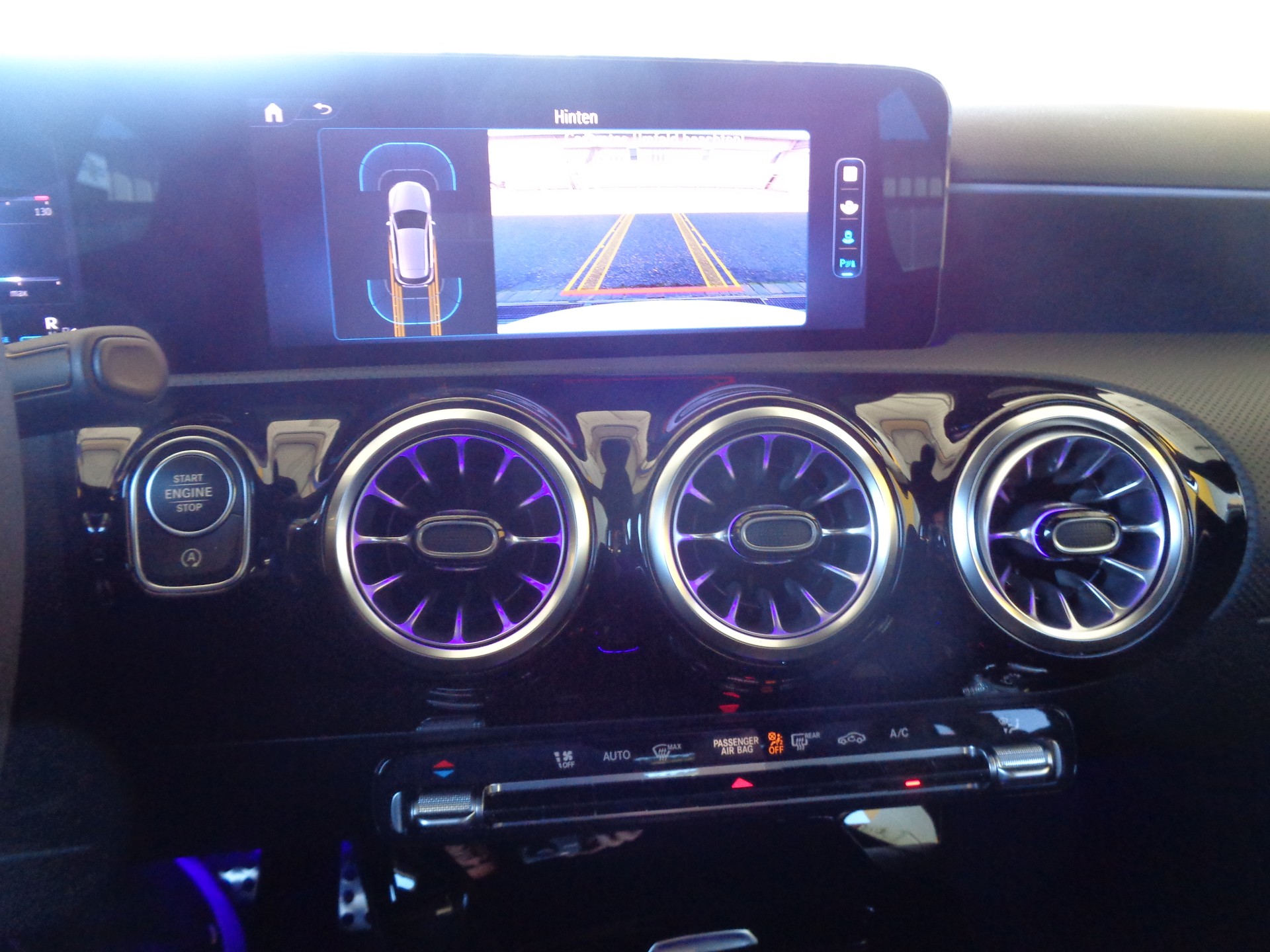 MERCEDES-BENZ A 250 4Matic 8G-DCT AMG Line-image-11