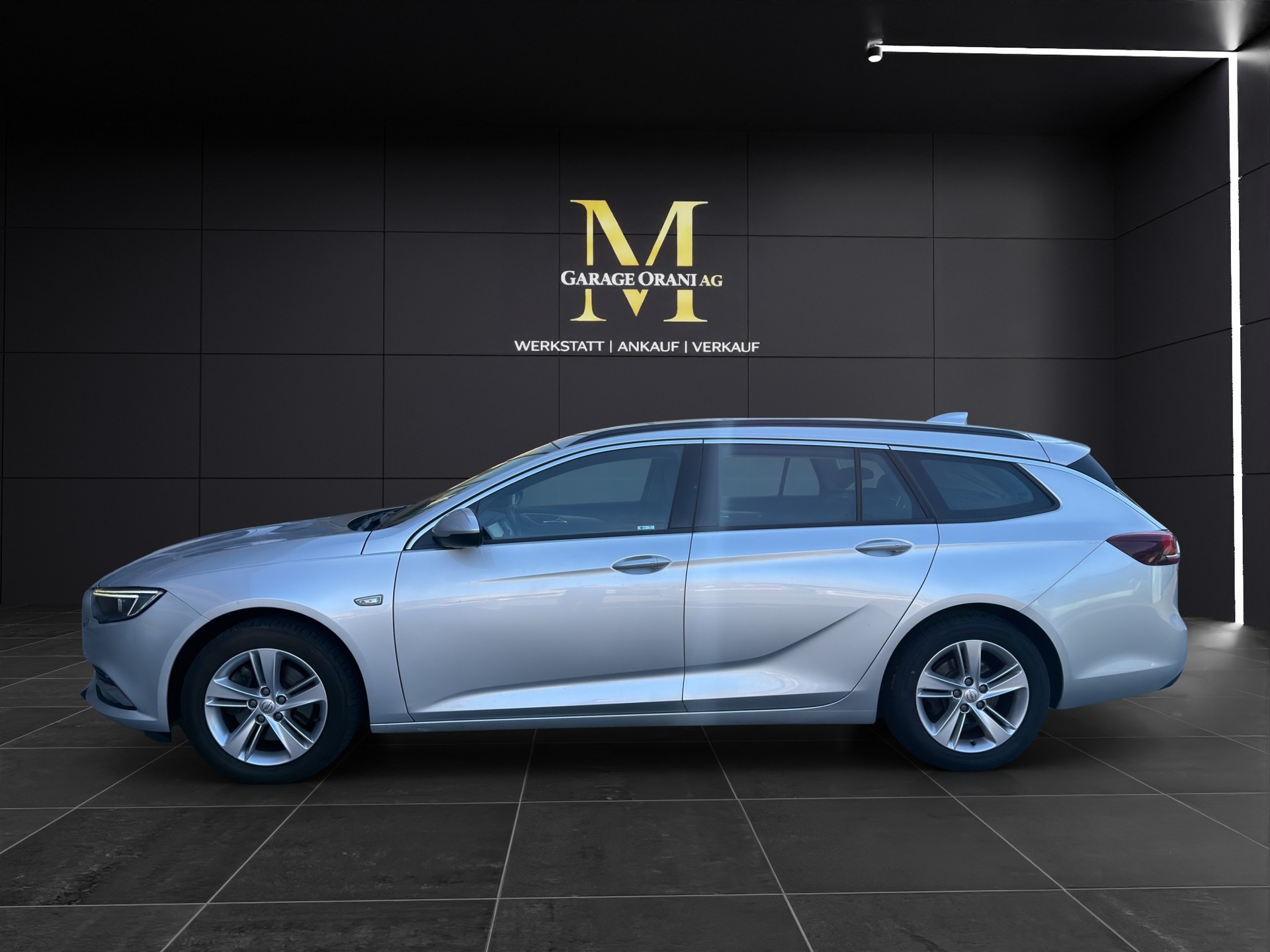 OPEL Insignia 1.5 T Sports Tourer Edition-image-1