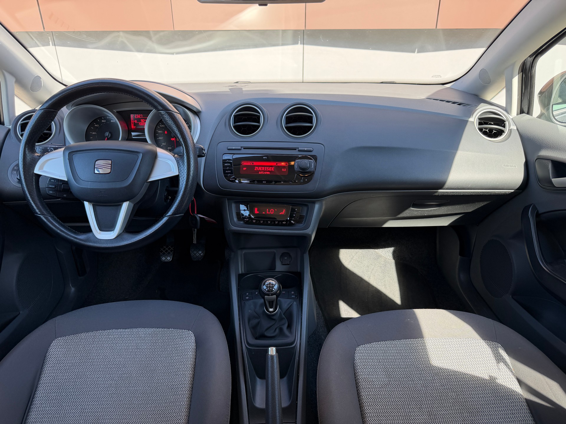 SEAT Ibiza SC 1.4 Style *frisch ab MFK + Service*-image-11
