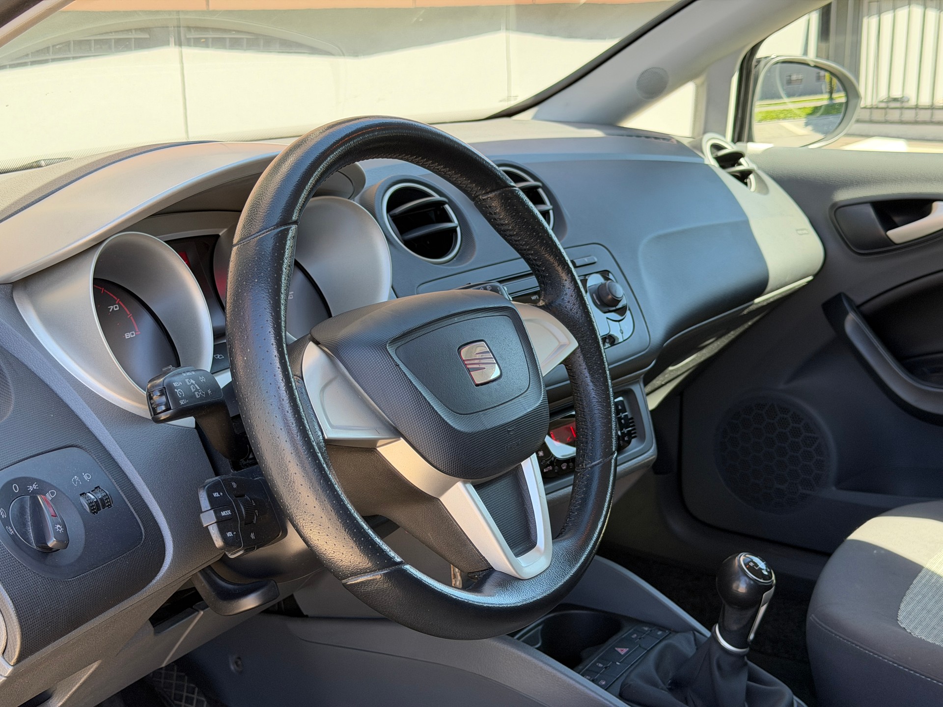 SEAT Ibiza SC 1.4 Style *frisch ab MFK + Service*-image-9