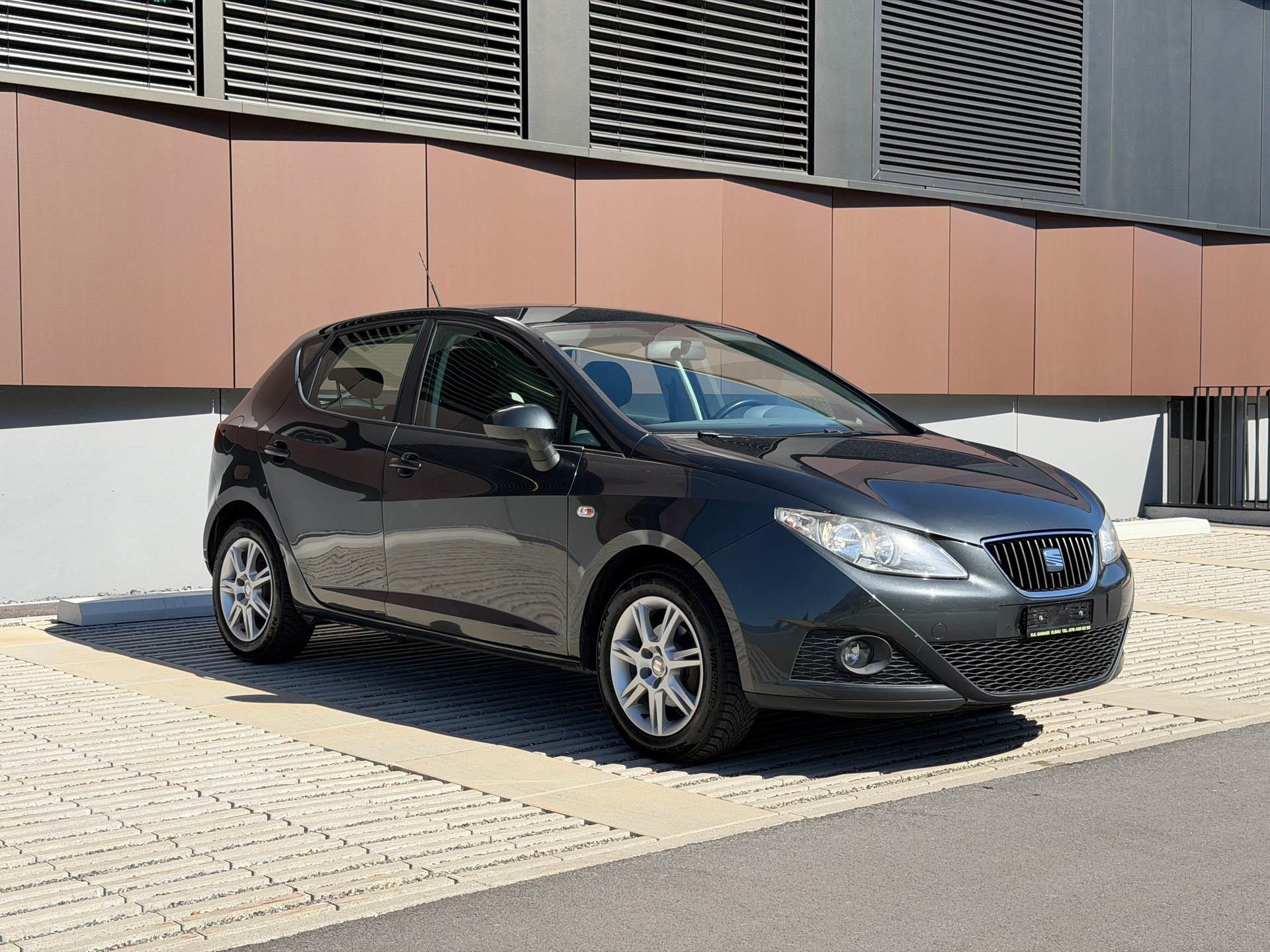 SEAT Ibiza SC 1.4 Style *frisch ab MFK + Service*-showroom-element-2