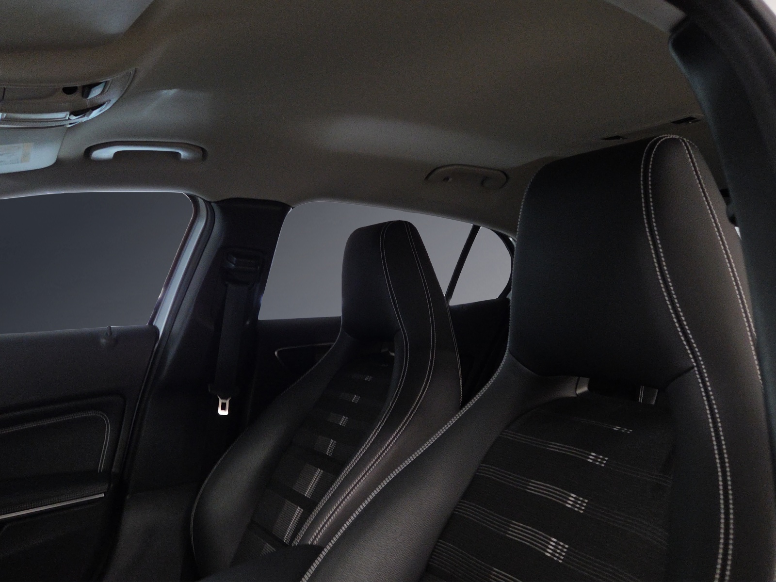 MERCEDES-BENZ GLA 200 Night Star-image-7