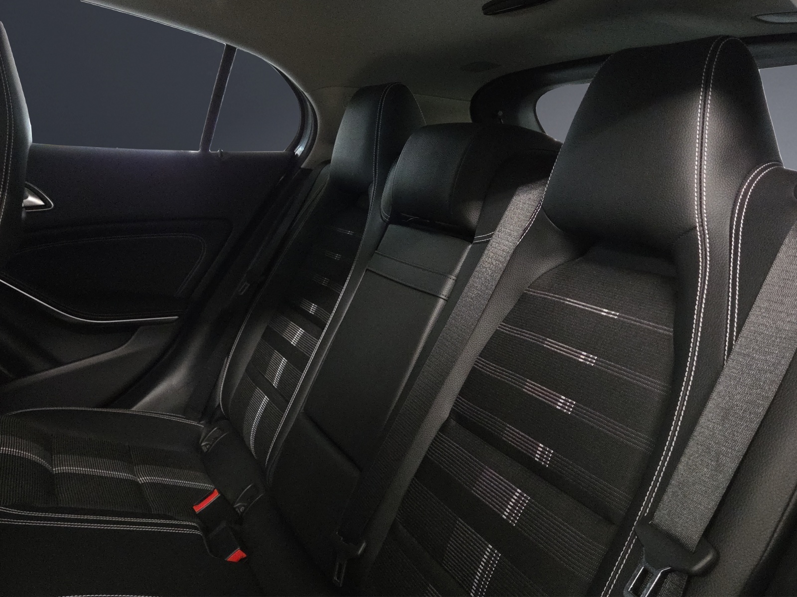 MERCEDES-BENZ GLA 200 Night Star-image-17