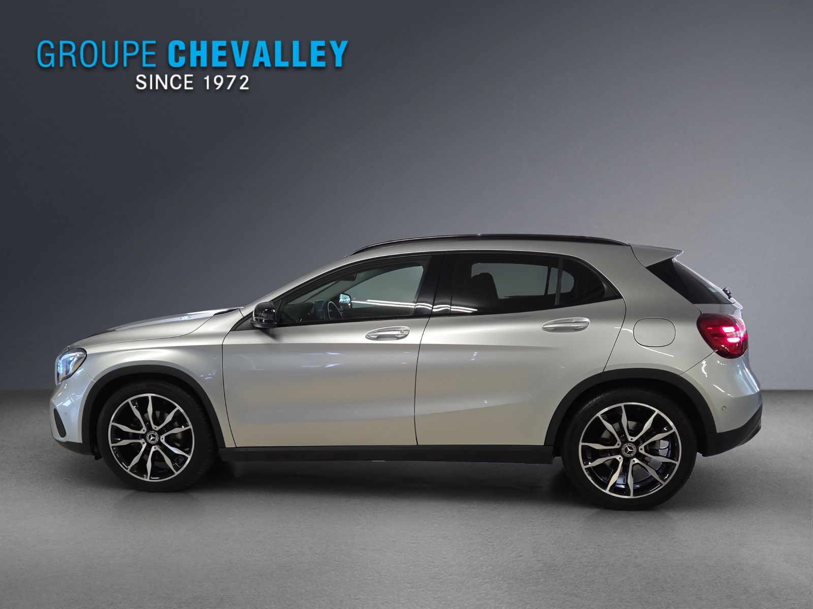 MERCEDES-BENZ GLA 200 Night Star-image-2