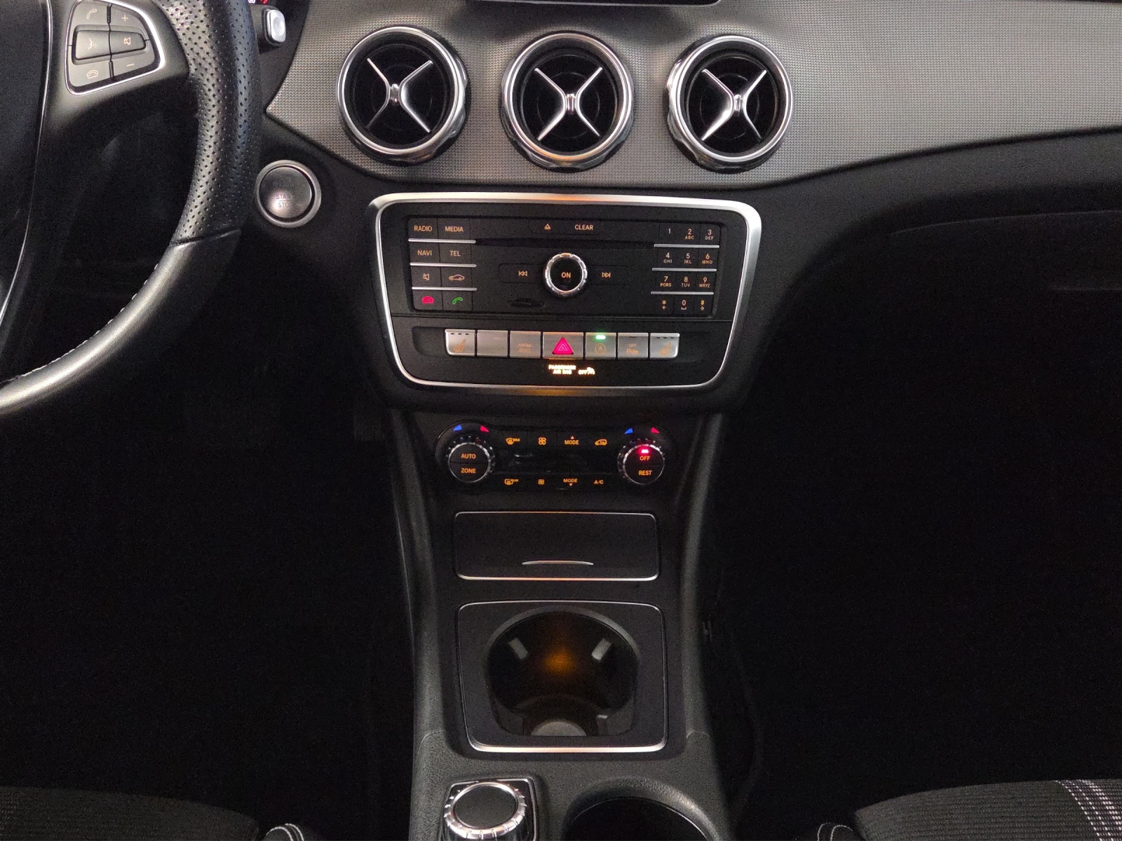MERCEDES-BENZ GLA 200 Night Star-image-16