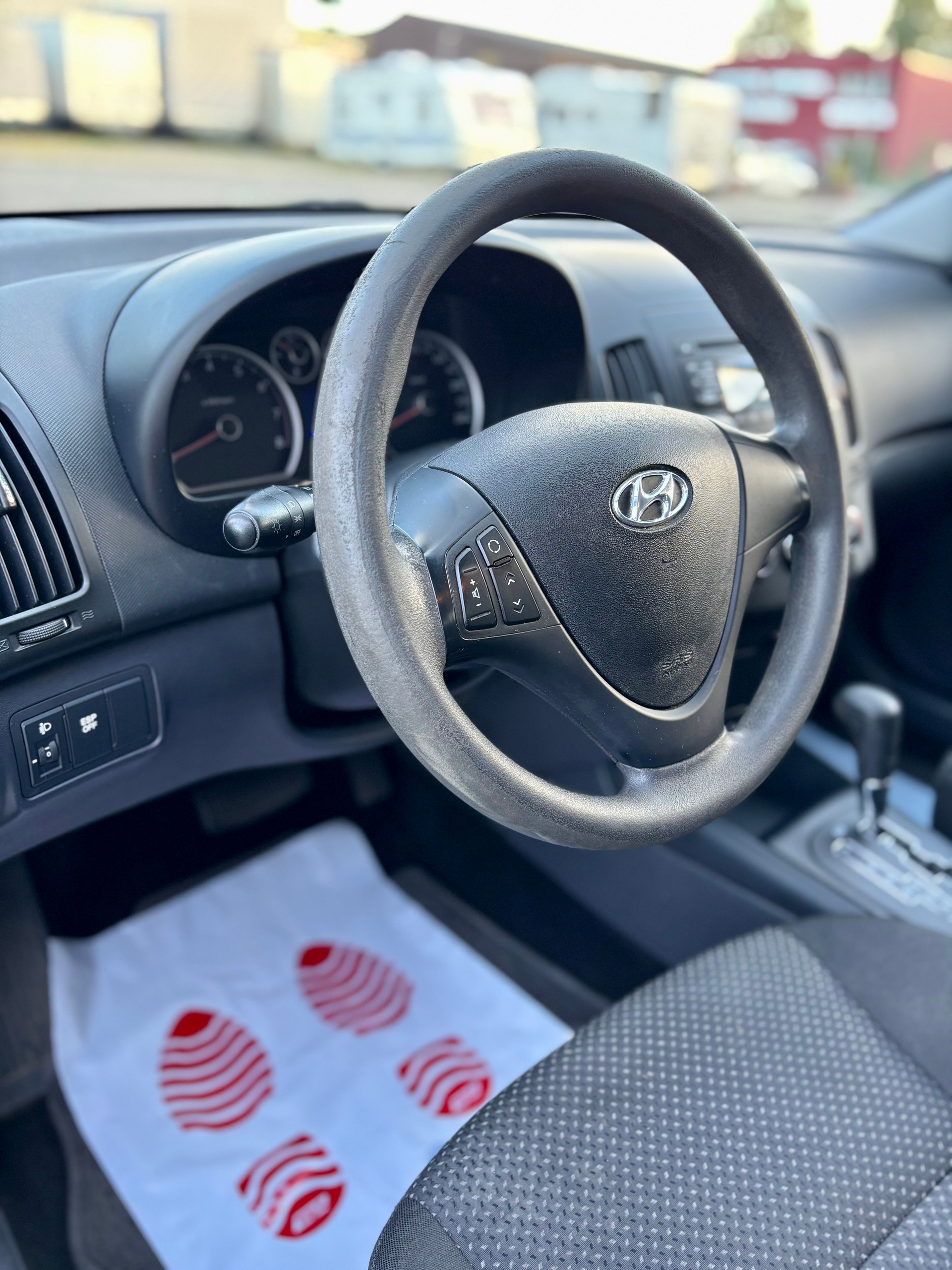 HYUNDAI i30 1.6 Style Automatic-image-10