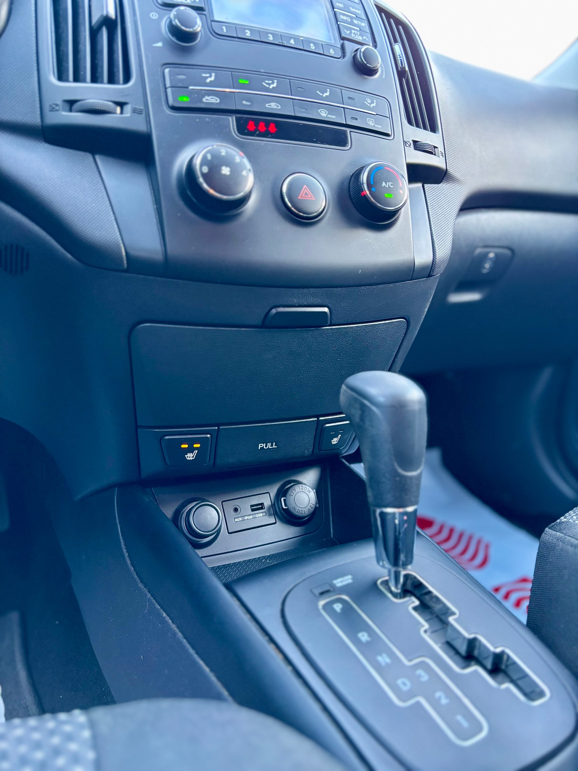 HYUNDAI i30 1.6 Style Automatic-image-8
