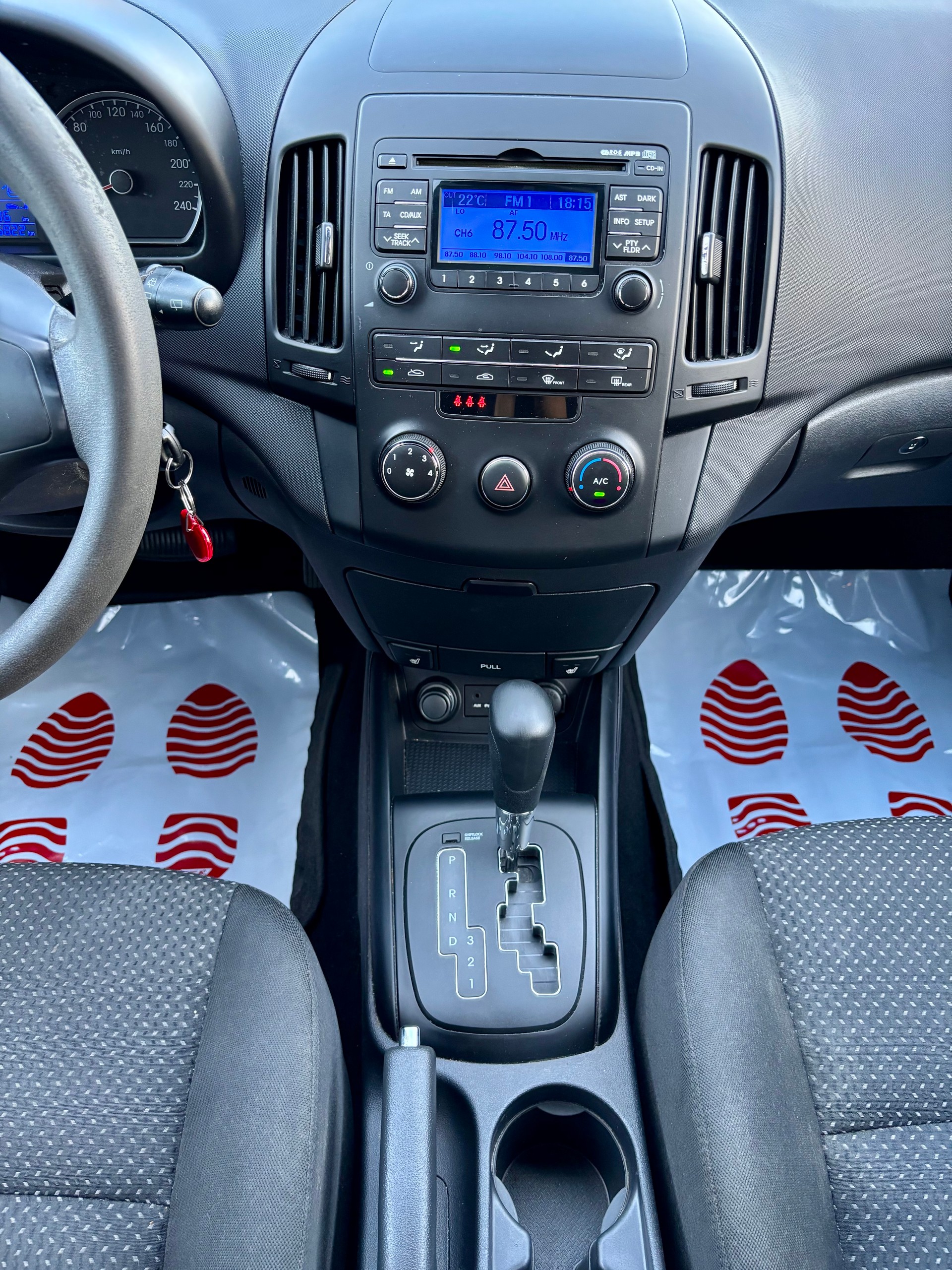 HYUNDAI i30 1.6 Style Automatic-image-7