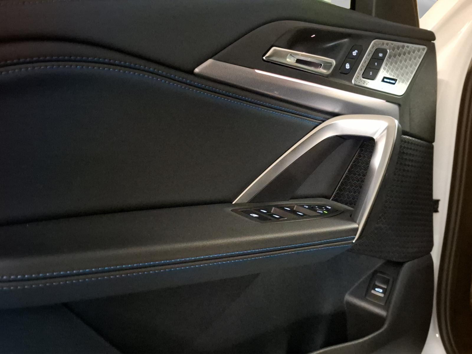 BMW iX1 U11 30 xDrive-image-8