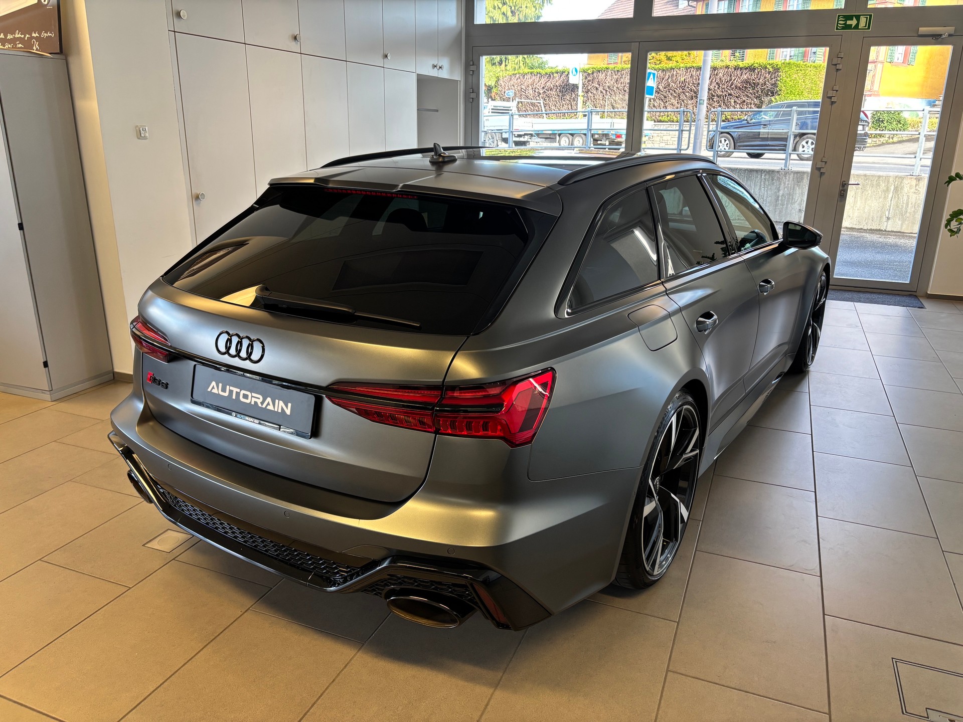AUDI RS6 Avant 4.0 TFSI V8 quattro-image-2