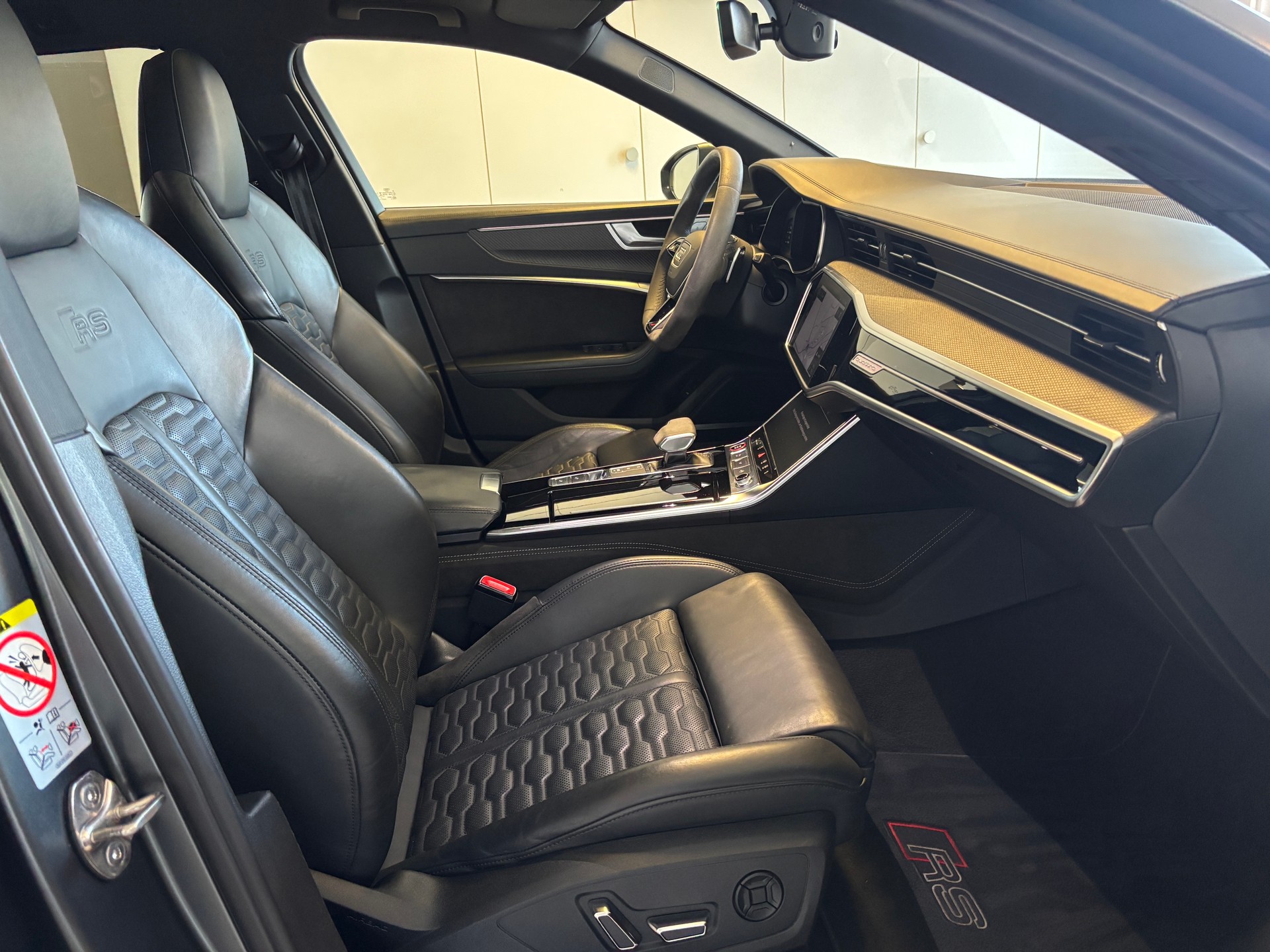 AUDI RS6 Avant 4.0 TFSI V8 quattro-image-9