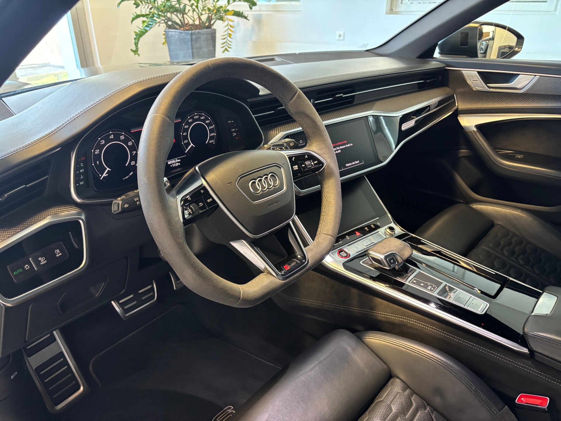 AUDI RS6 Avant 4.0 TFSI V8 quattro-image-4
