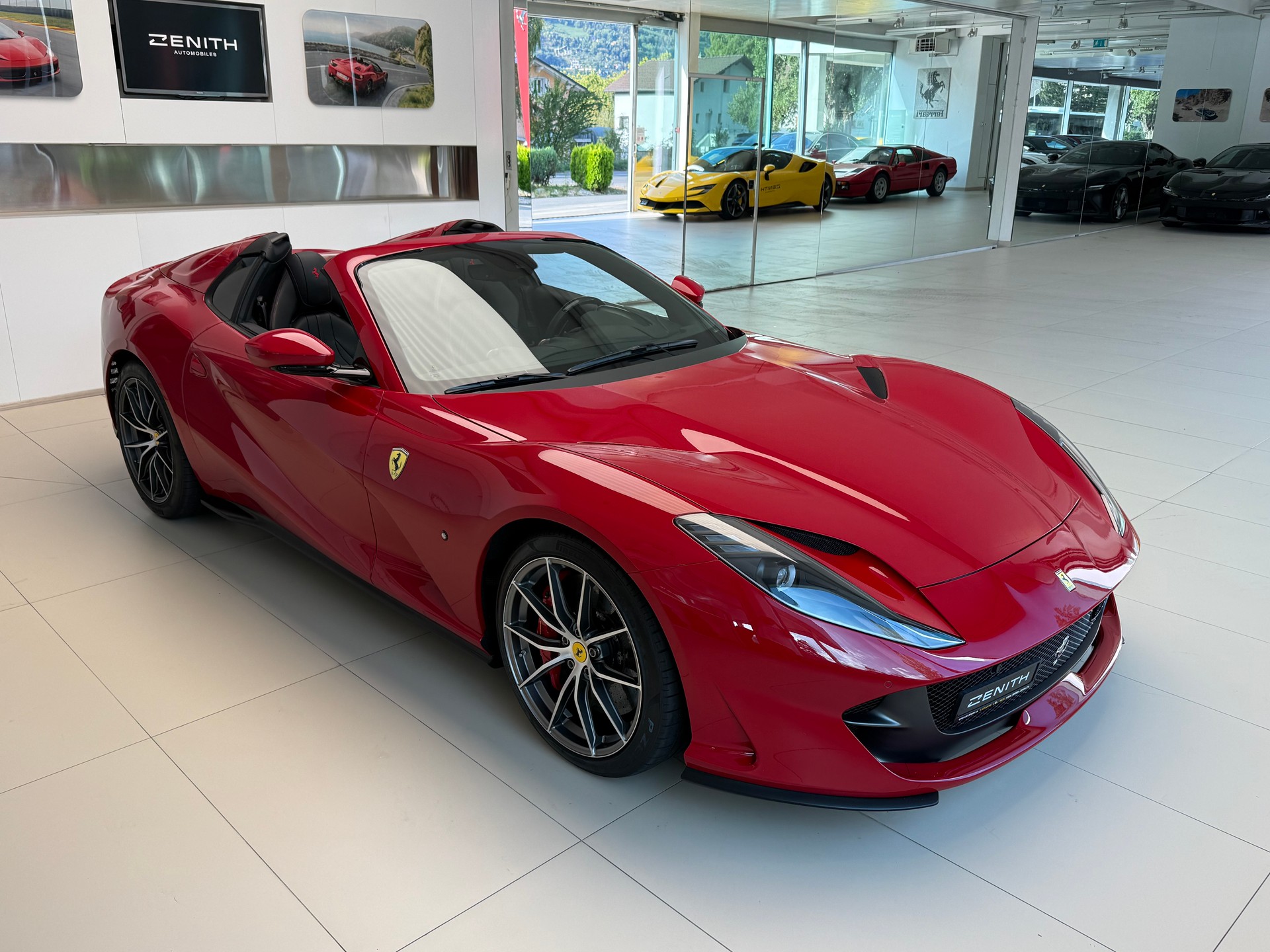 FERRARI 812 GTS-image-2