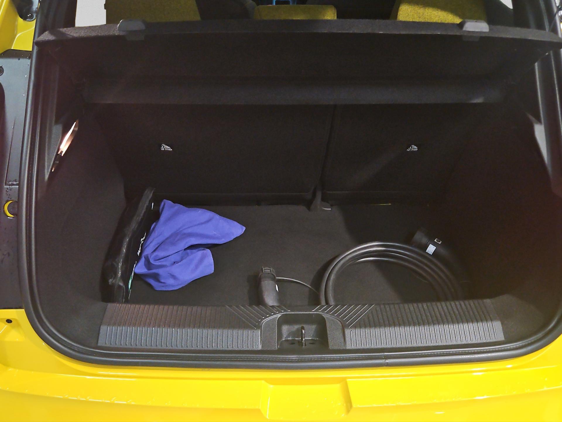RENAULT R5 E-Tech Comfort Range 52 kWh Iconic Five-image-15