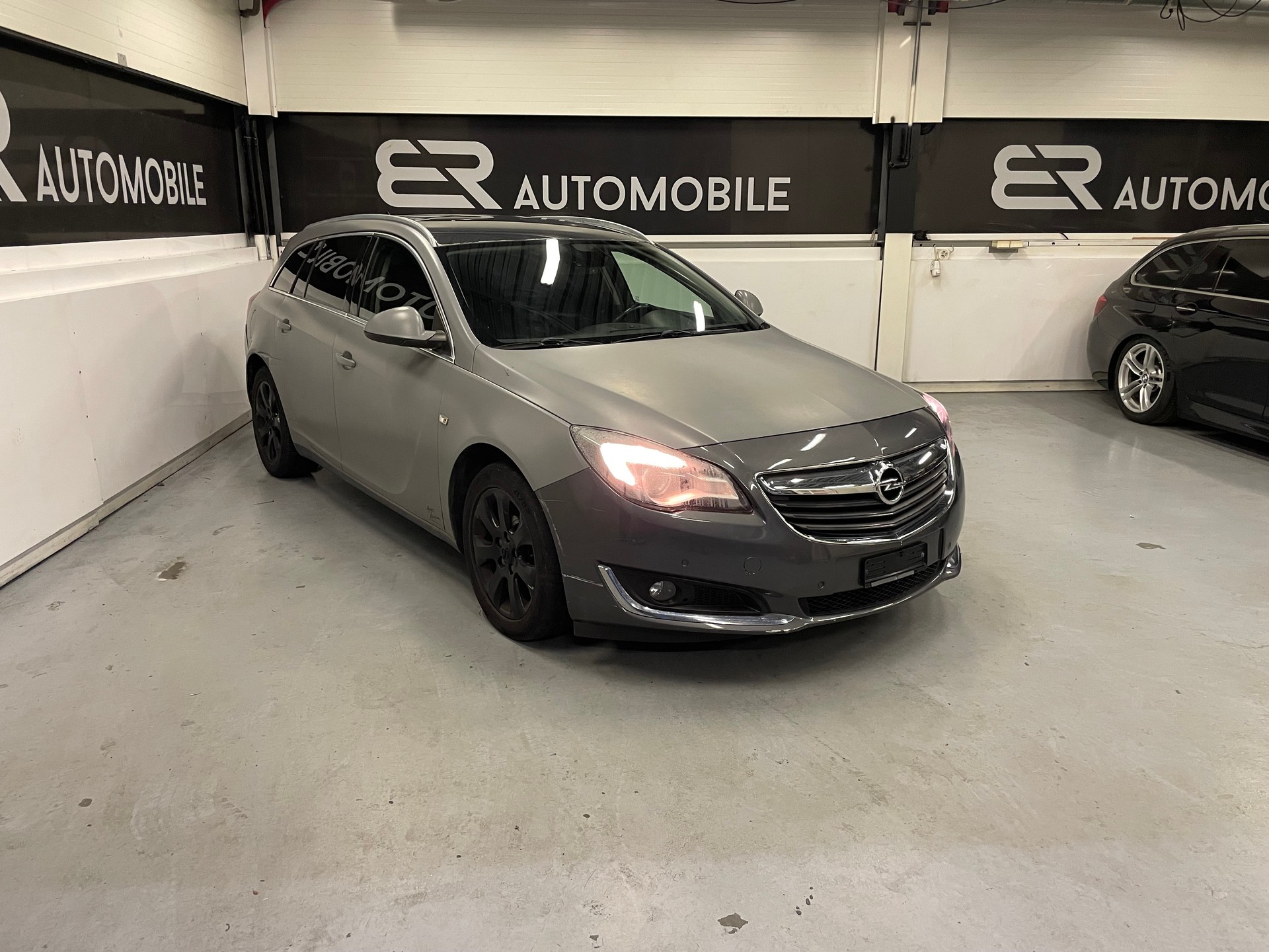 OPEL Insignia Sports Tourer 2.0 CDTI Edition Automatic-image-1