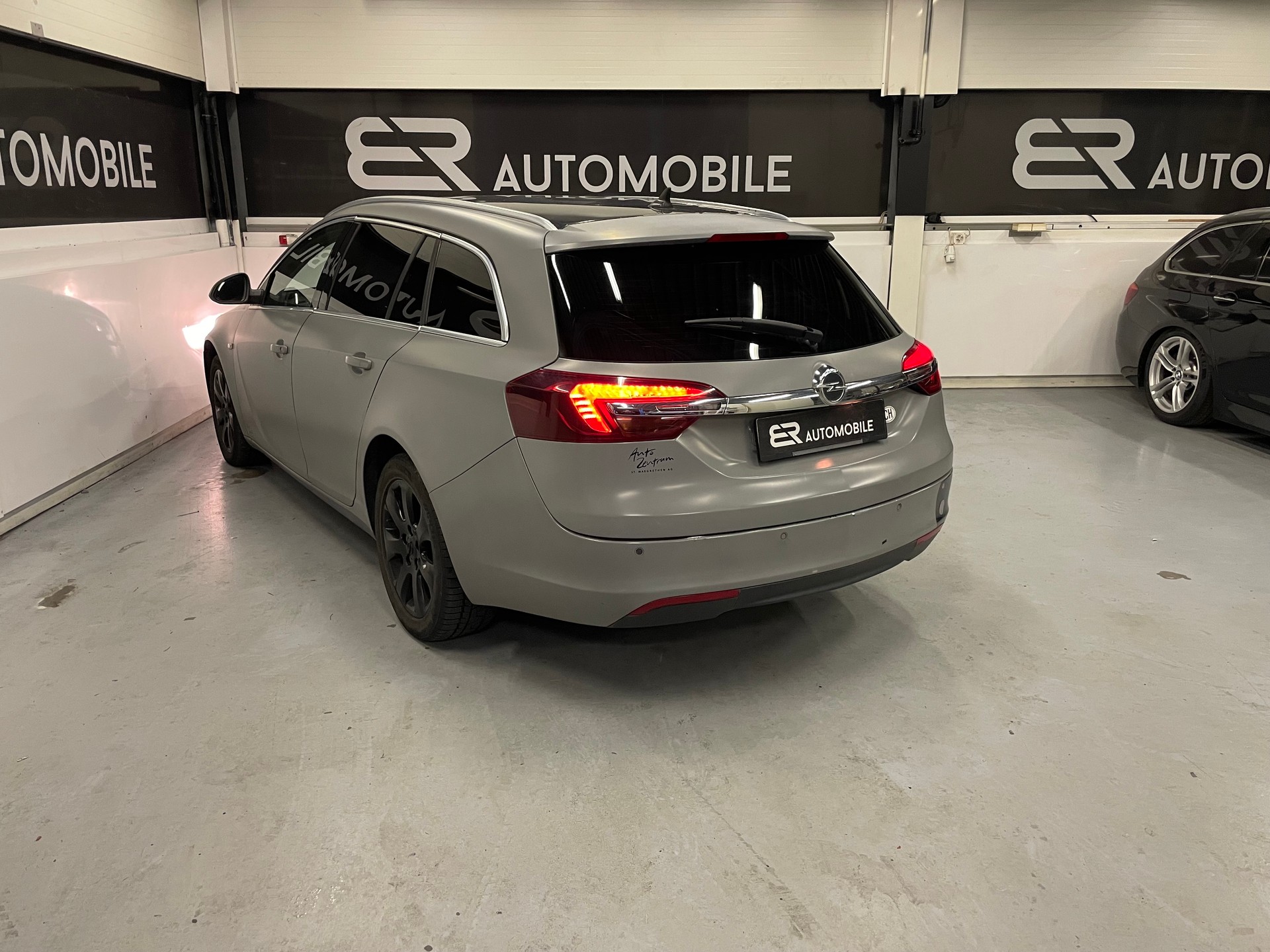 OPEL Insignia Sports Tourer 2.0 CDTI Edition Automatic-image-2