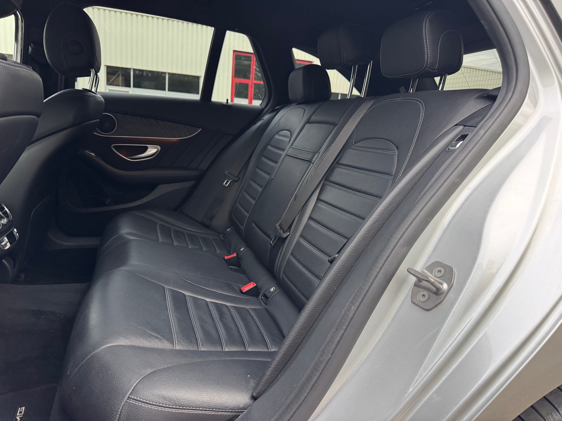 MERCEDES-BENZ C 250 d Swiss Star AMG Line 4Matic 9G-Tronic-image-8
