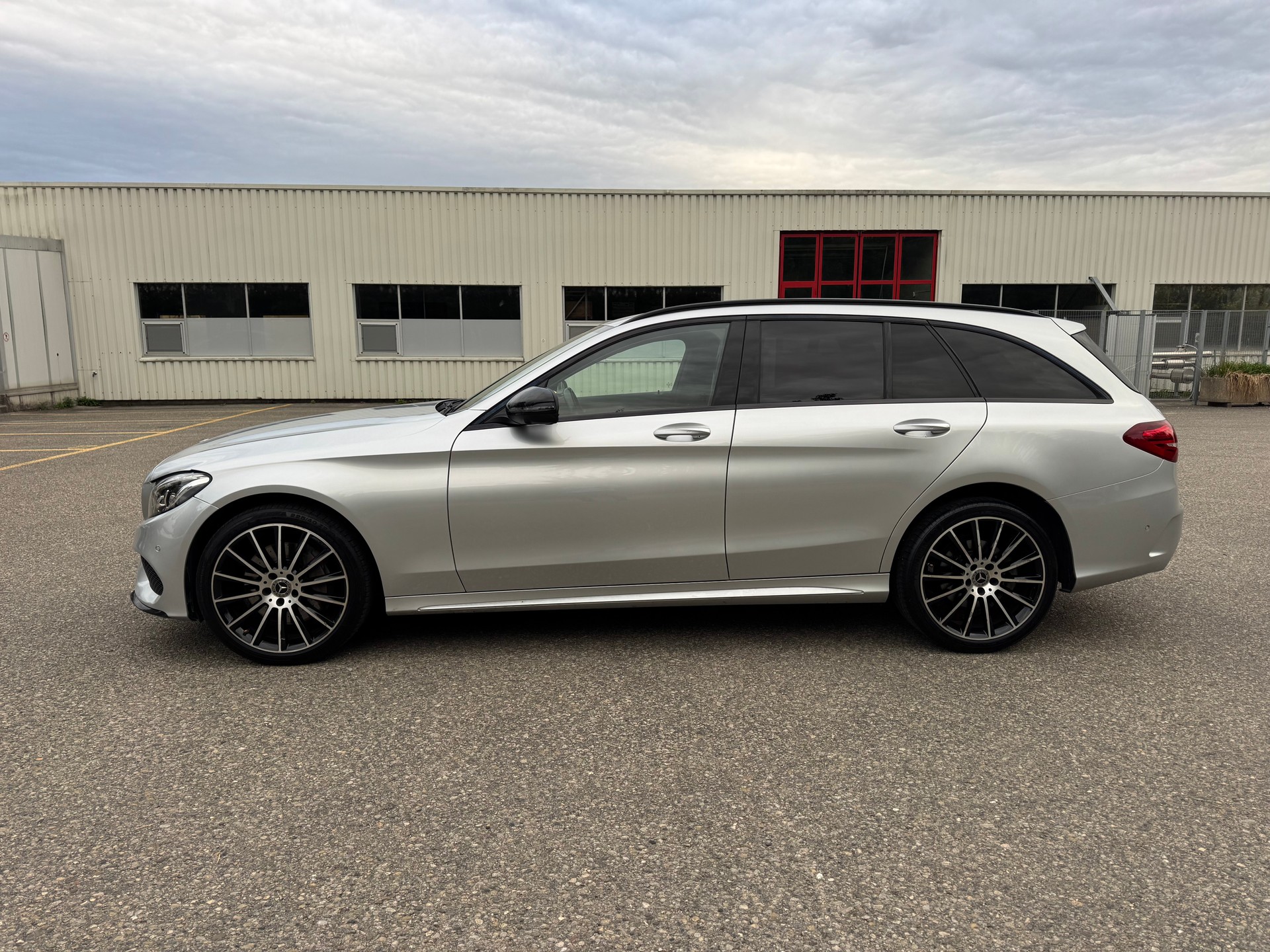 MERCEDES-BENZ C 250 d Swiss Star AMG Line 4Matic 9G-Tronic-image-2