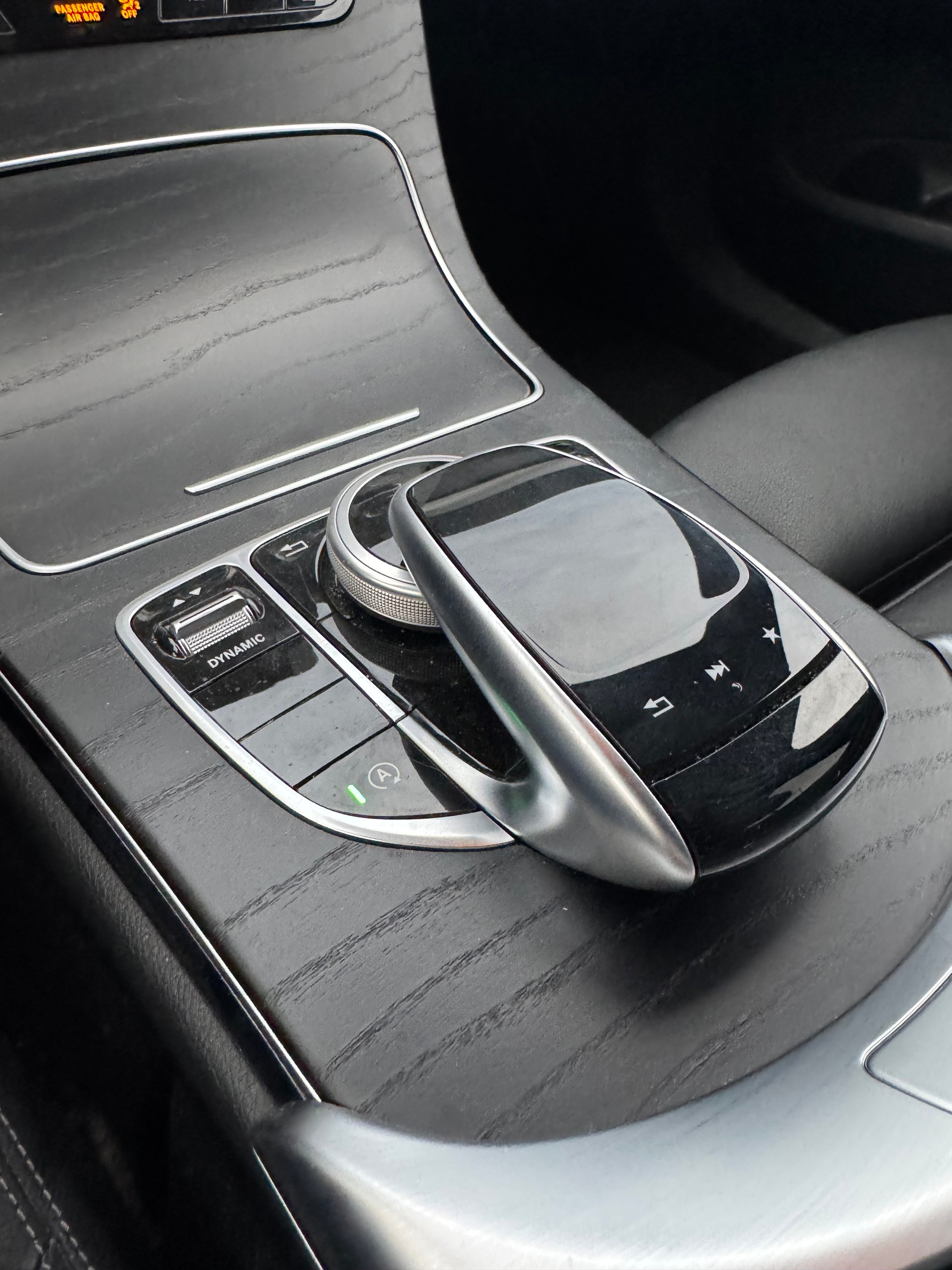 MERCEDES-BENZ C 250 d Swiss Star AMG Line 4Matic 9G-Tronic-image-13