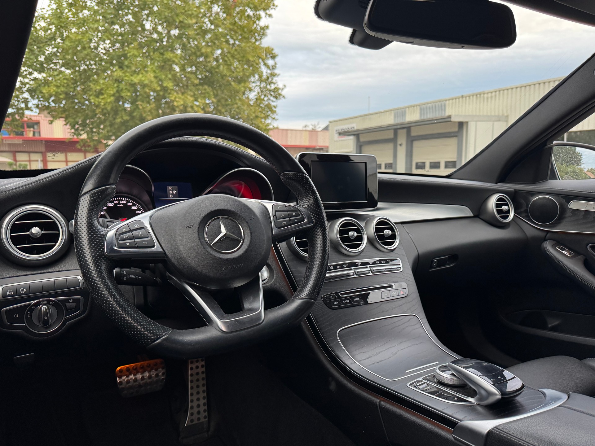 MERCEDES-BENZ C 250 d Swiss Star AMG Line 4Matic 9G-Tronic-image-9