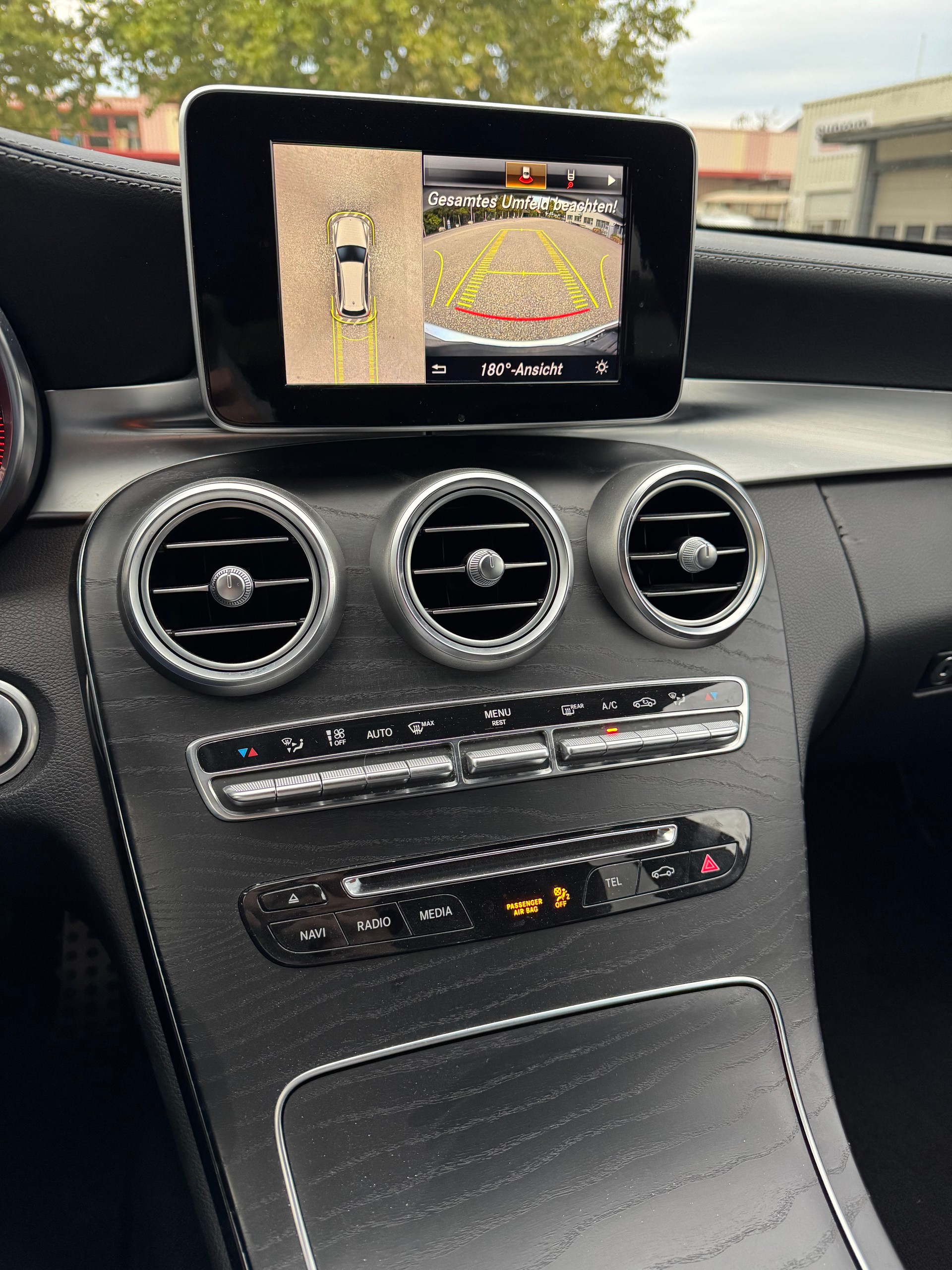 MERCEDES-BENZ C 250 d Swiss Star AMG Line 4Matic 9G-Tronic-image-11