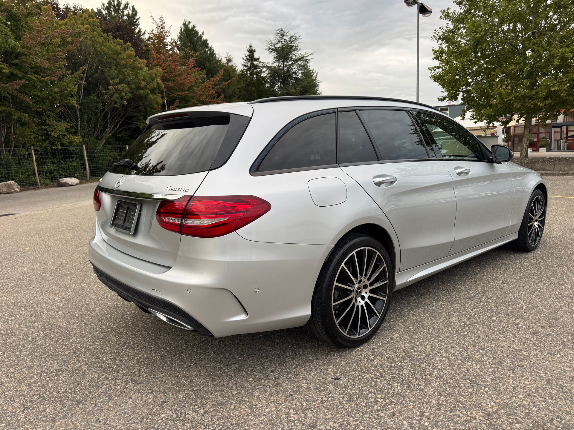 MERCEDES-BENZ C 250 d Swiss Star AMG Line 4Matic 9G-Tronic-image-6