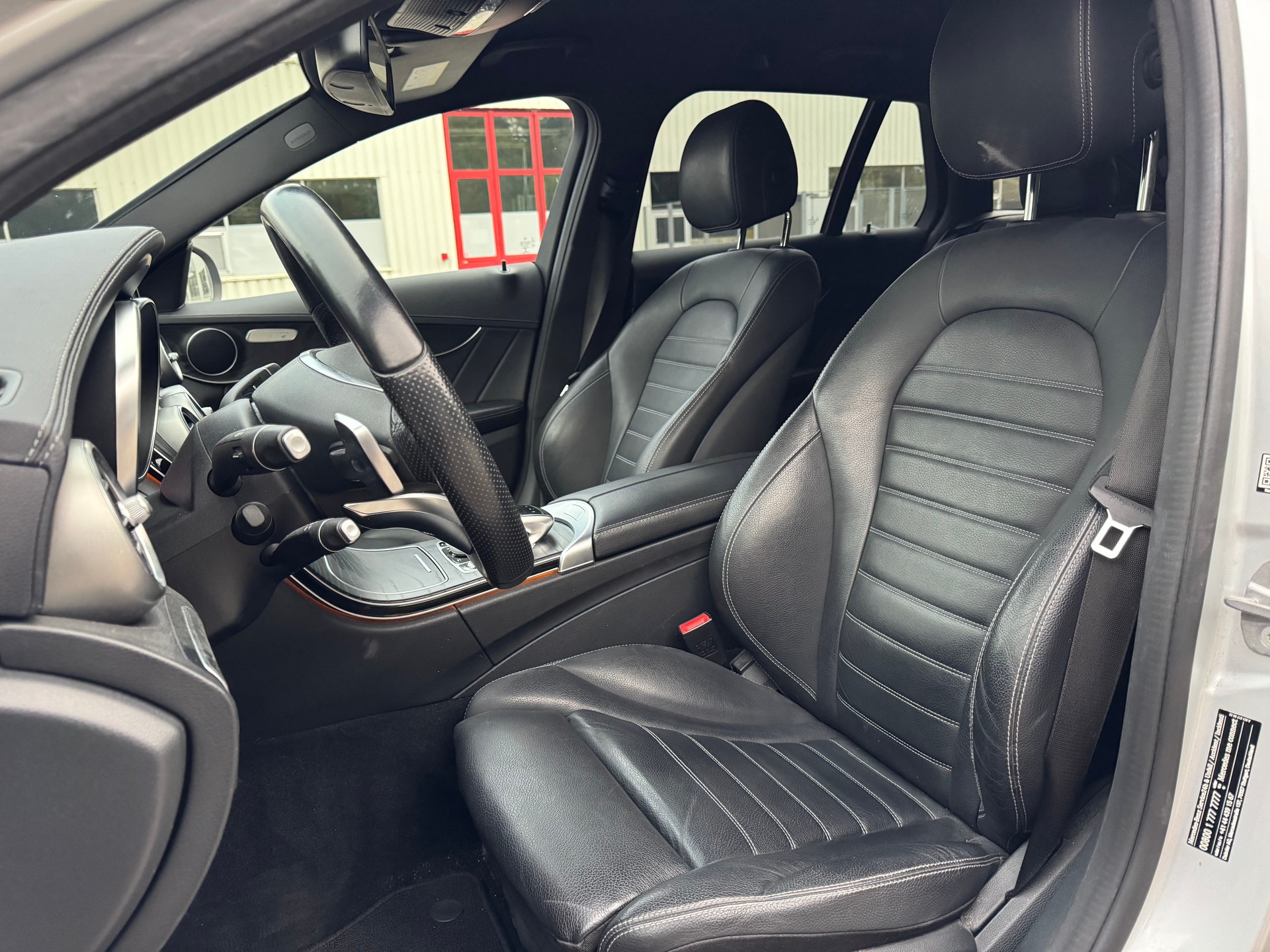MERCEDES-BENZ C 250 d Swiss Star AMG Line 4Matic 9G-Tronic-image-7