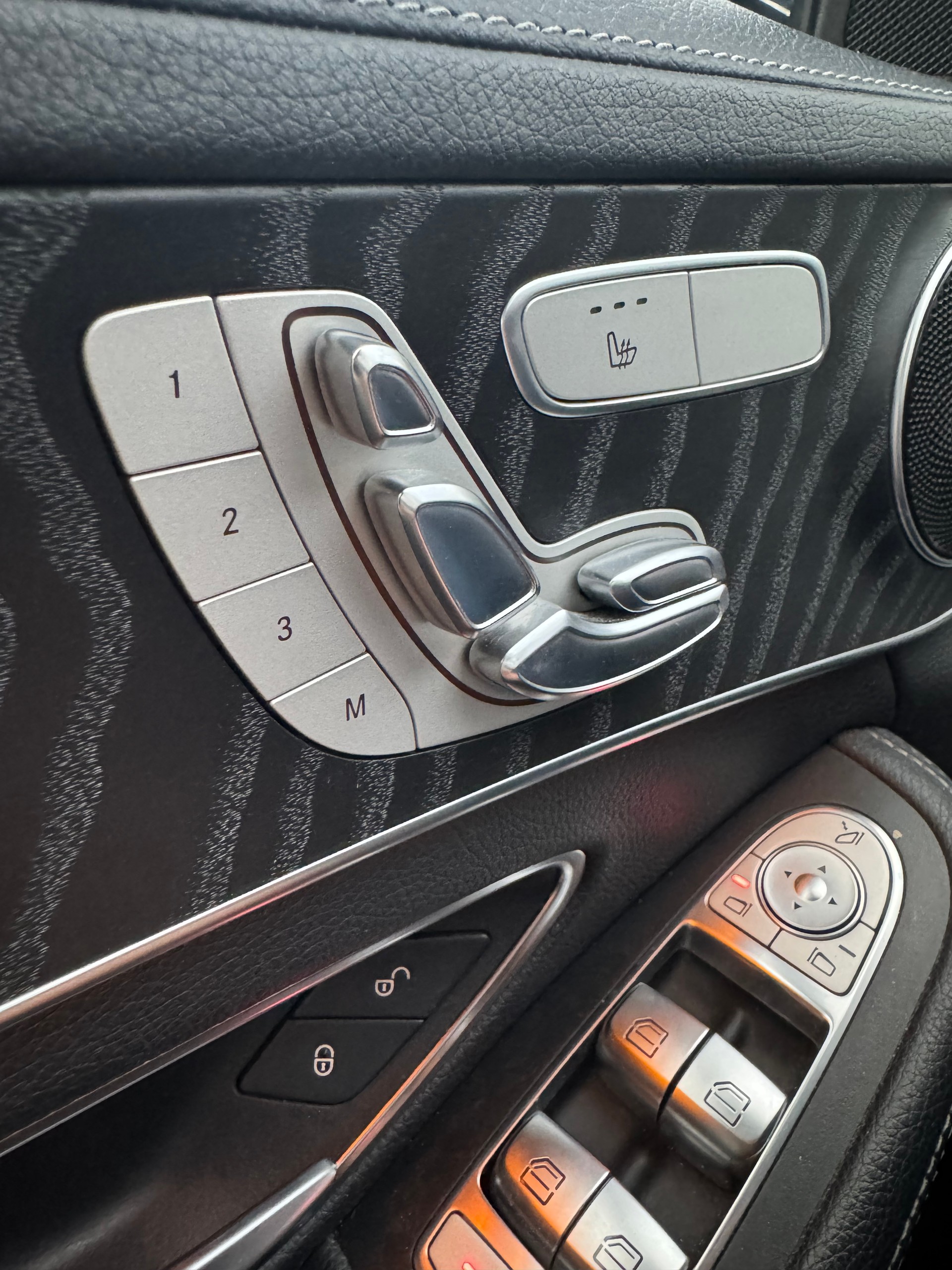 MERCEDES-BENZ C 250 d Swiss Star AMG Line 4Matic 9G-Tronic-image-14