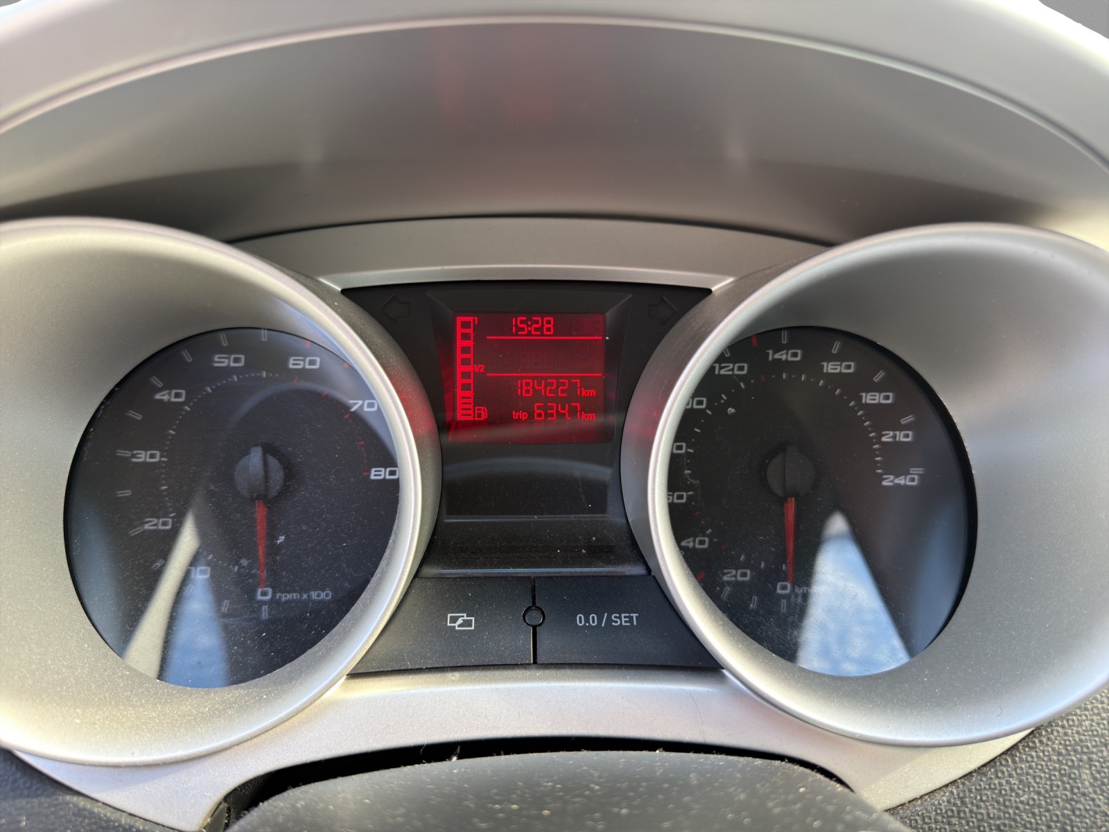 SEAT Ibiza 1.6 Sport-image-8