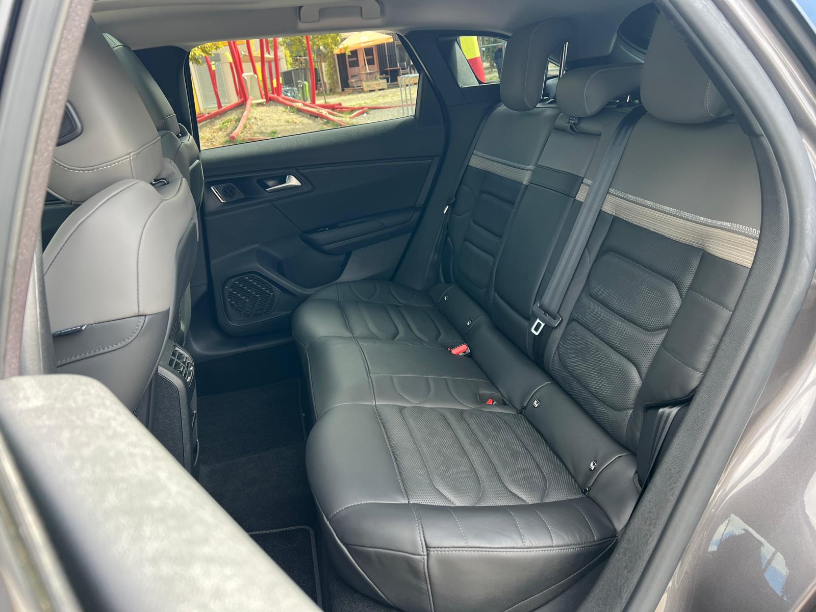CITROEN C5 X 1.6i PHEV Shine Pack e-EAT8-image-13