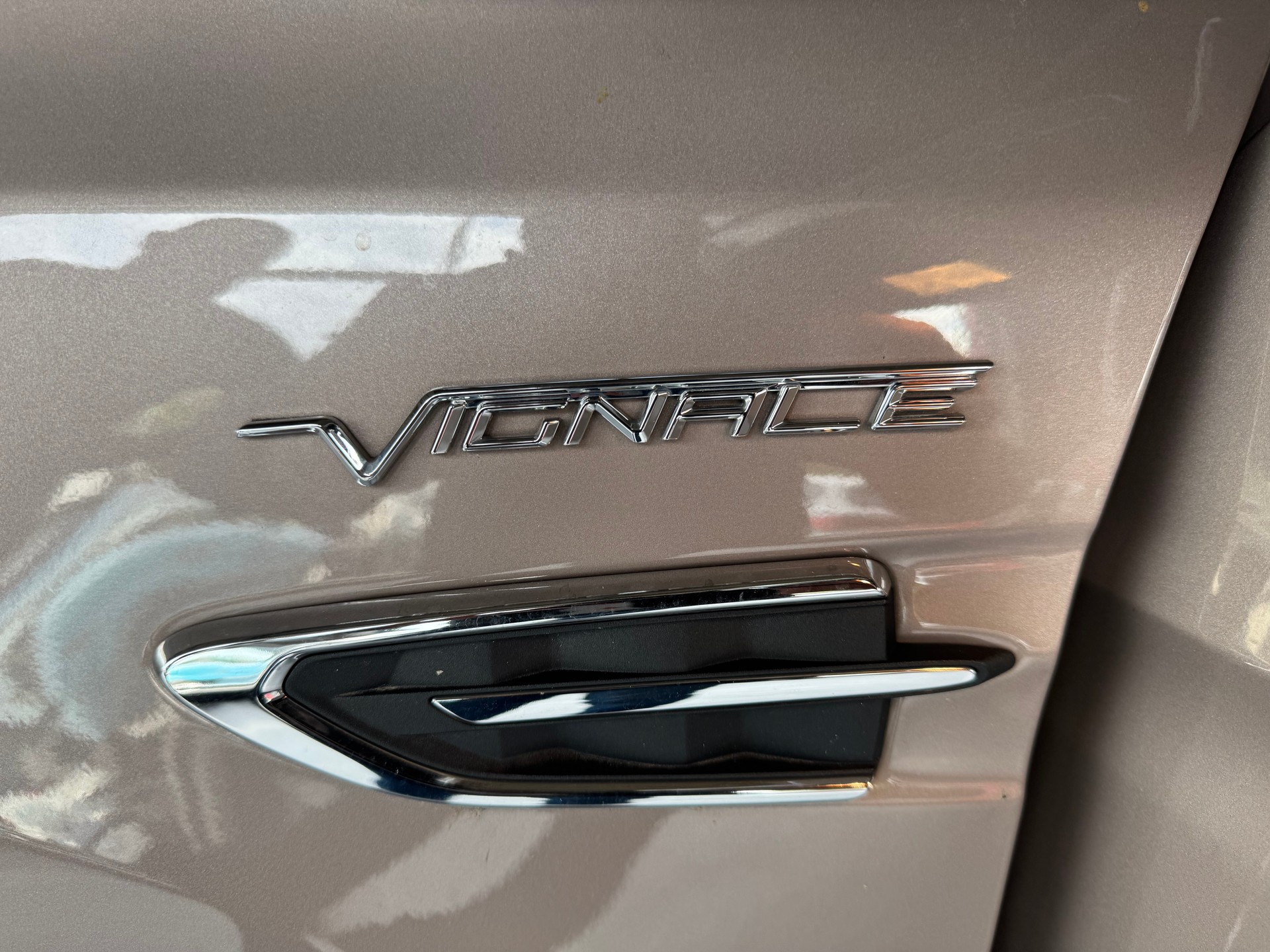 FORD Kuga 2.0 TDCi Vignale 4WD PowerShift-image-9