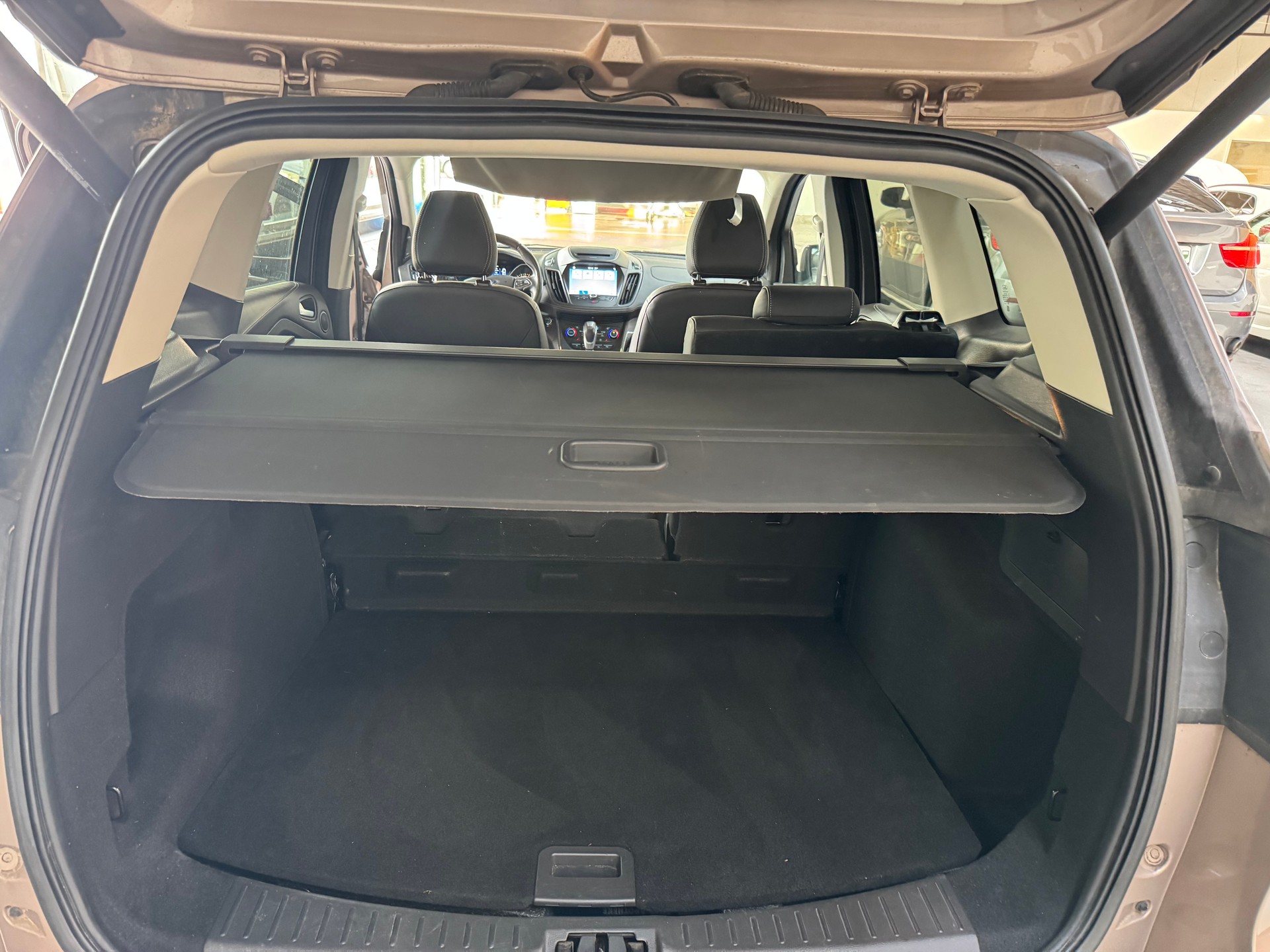 FORD Kuga 2.0 TDCi Vignale 4WD PowerShift-image-17