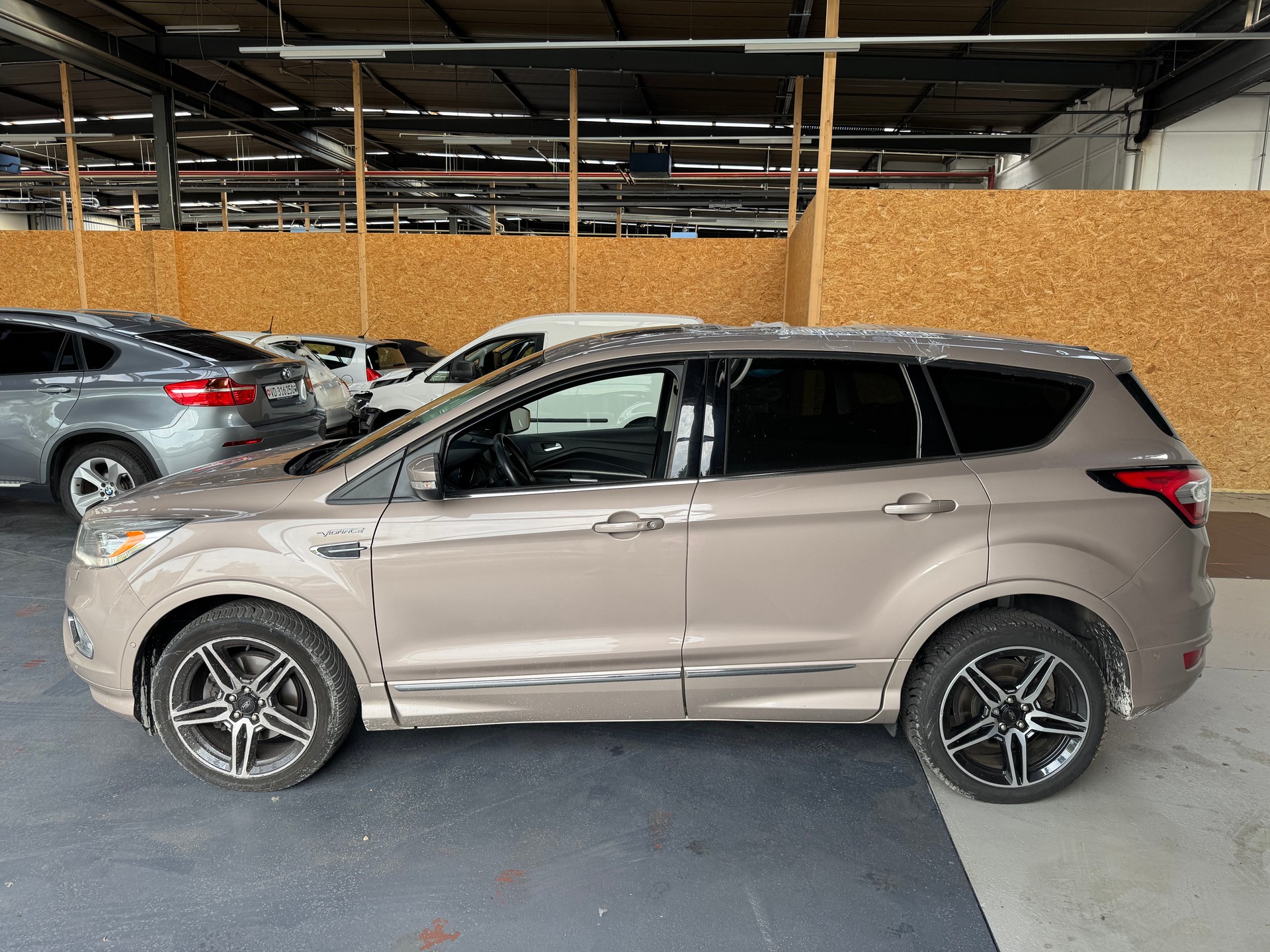 FORD Kuga 2.0 TDCi Vignale 4WD PowerShift-image-3