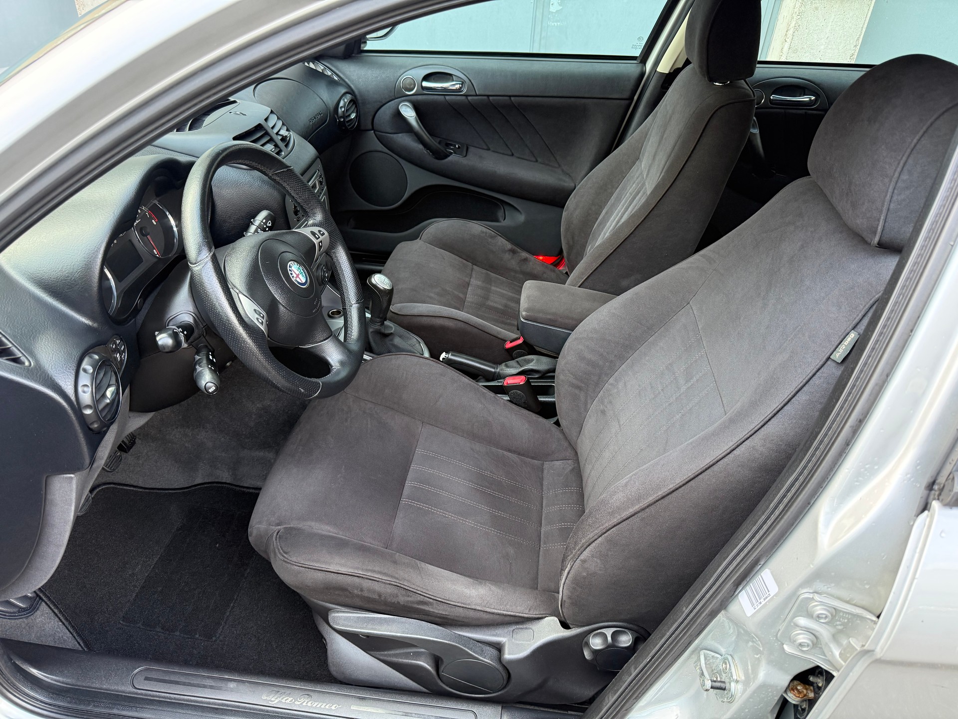 ALFA ROMEO 147 1.6 TS 16V Progression-image-7