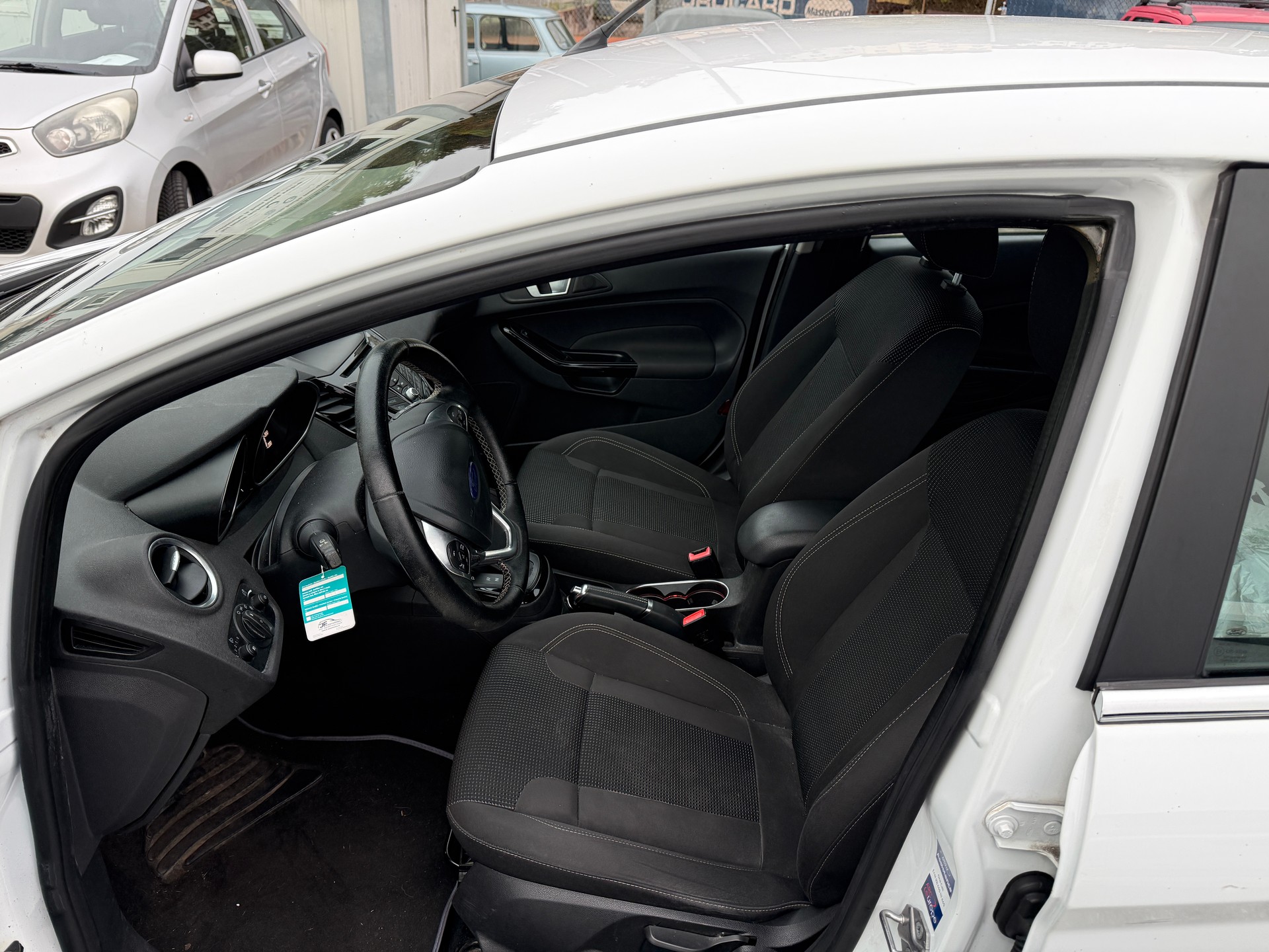 FORD Fiesta 1.0 SCTi Titanium PowerShift-image-12