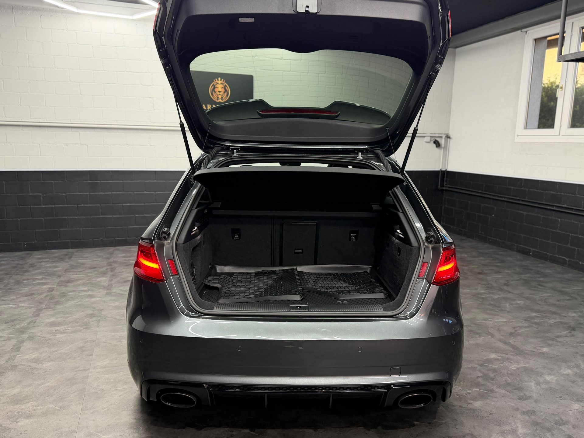 AUDI RS3 2.5 TSI quattro S-tronic | CH-Auto | Panoramadach | ACC | Ohne OPF | Rückfahrkamera | Bang & Olufsen-image-24