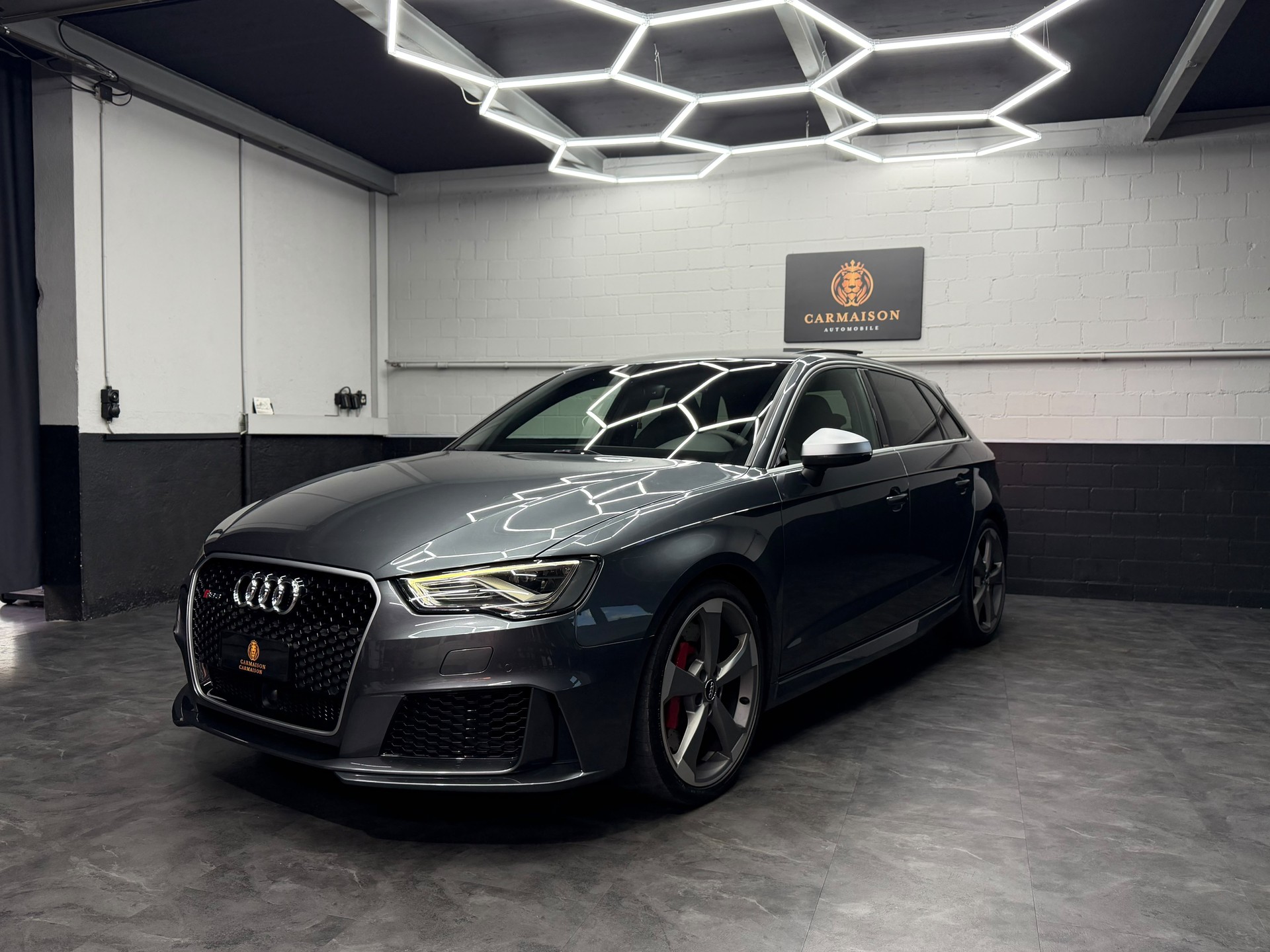 AUDI RS3 2.5 TSI quattro S-tronic | CH-Auto | Panoramadach | ACC | Ohne OPF | Rückfahrkamera | Bang & Olufsen-image-2
