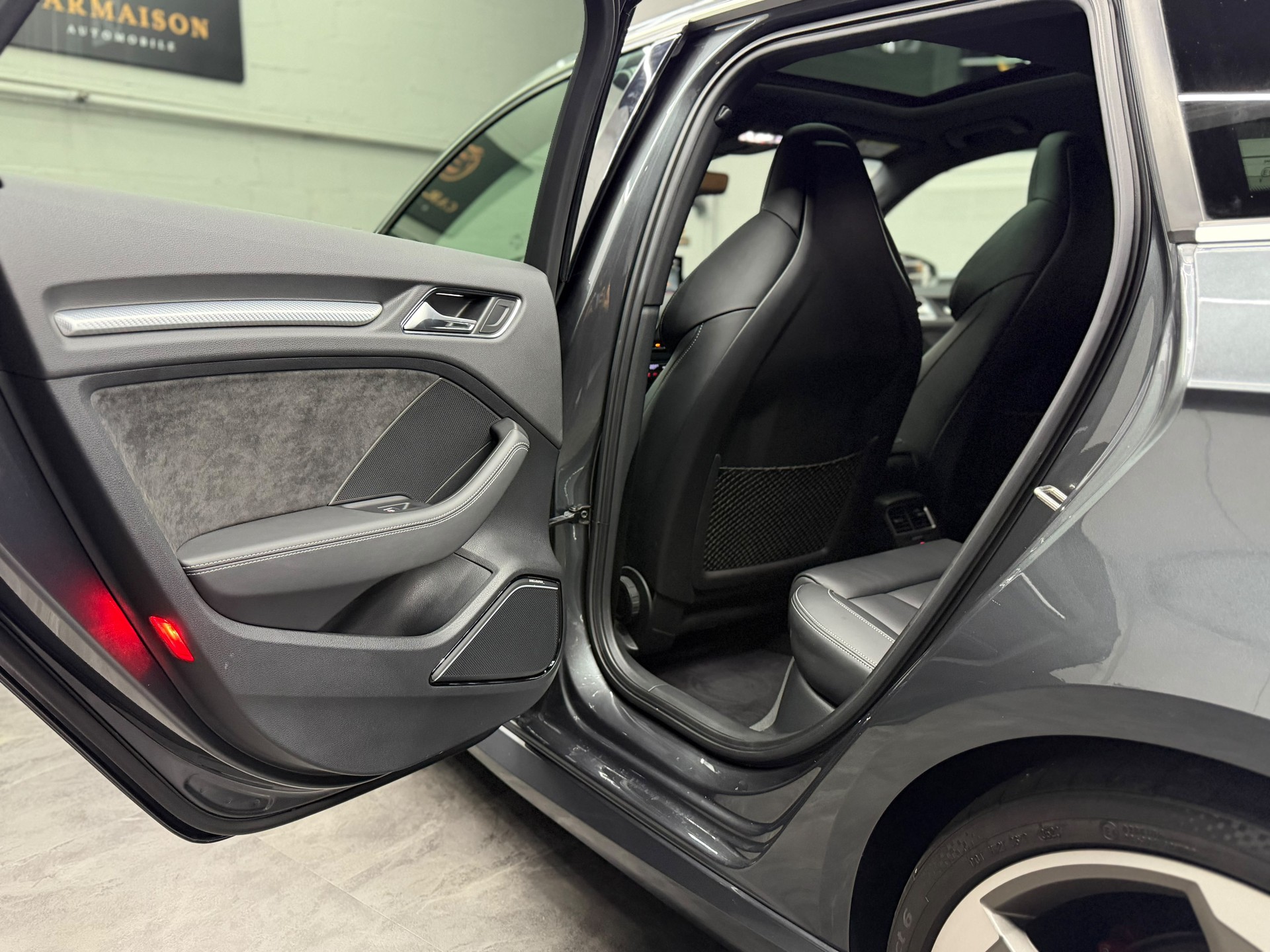 AUDI RS3 2.5 TSI quattro S-tronic | CH-Auto | Panoramadach | ACC | Ohne OPF | Rückfahrkamera | Bang & Olufsen-image-22